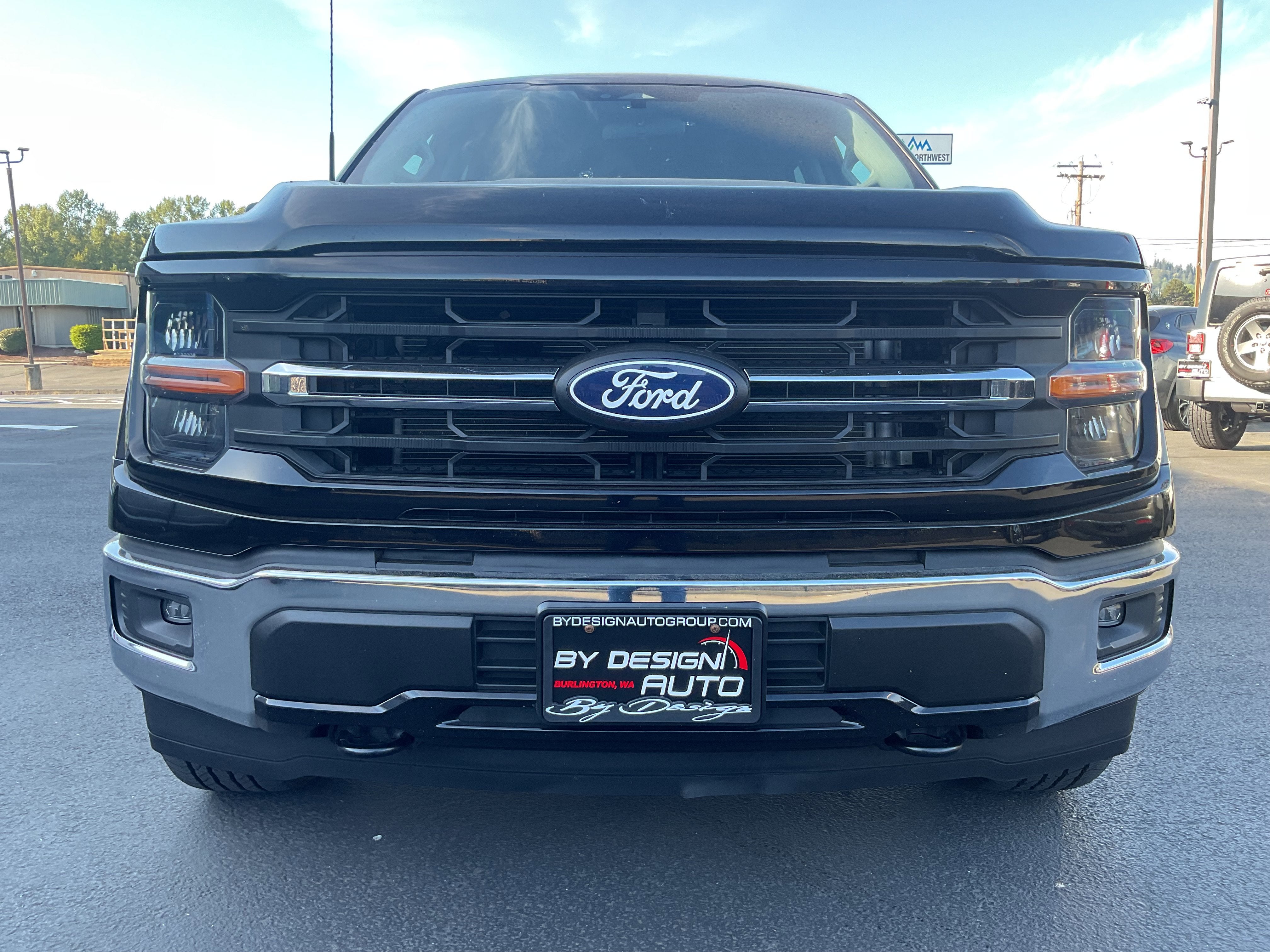 2025 Ford F-150 XLT 5.0L V8 Crew Cab