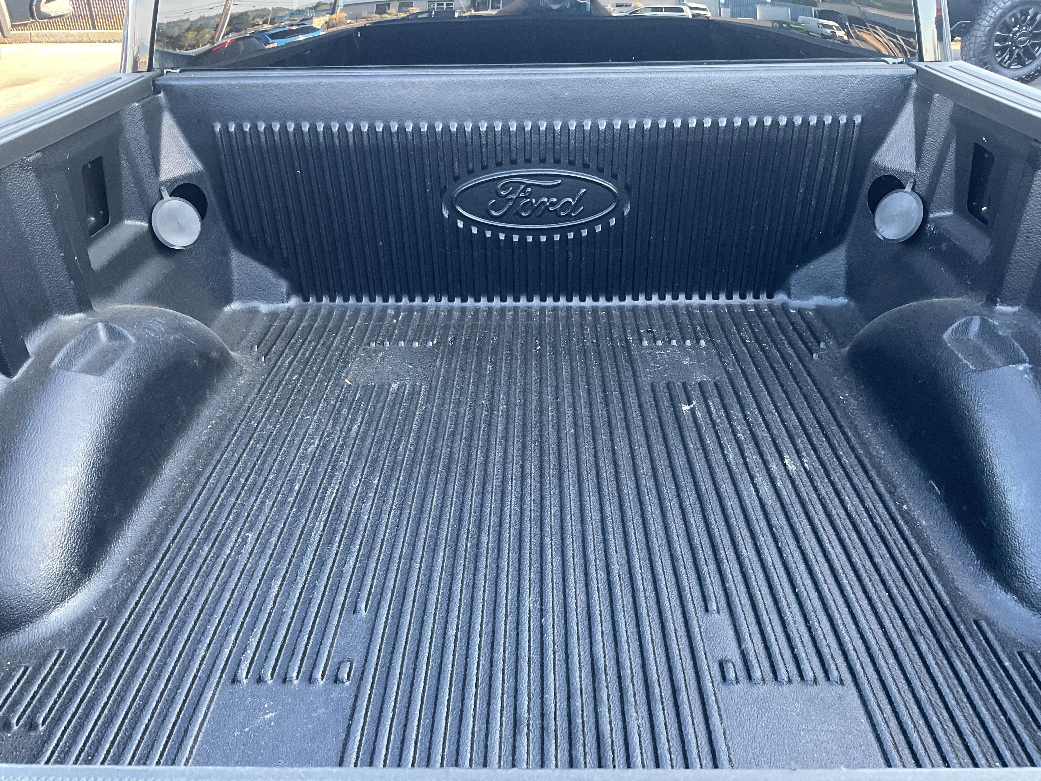 2025 Ford F-150 XLT 5.0L V8 Crew Cab