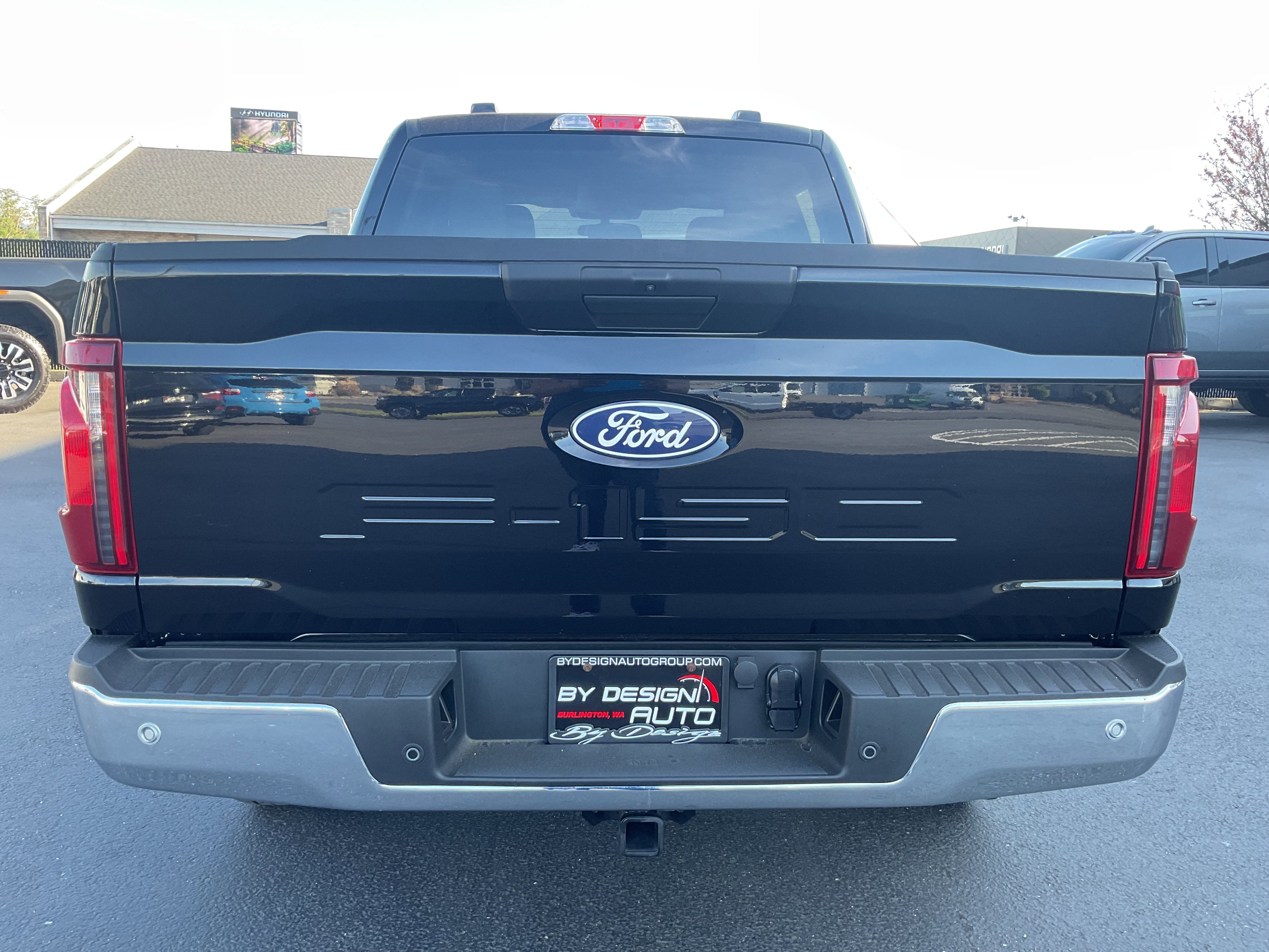 2025 Ford F-150 XLT 5.0L V8 Crew Cab