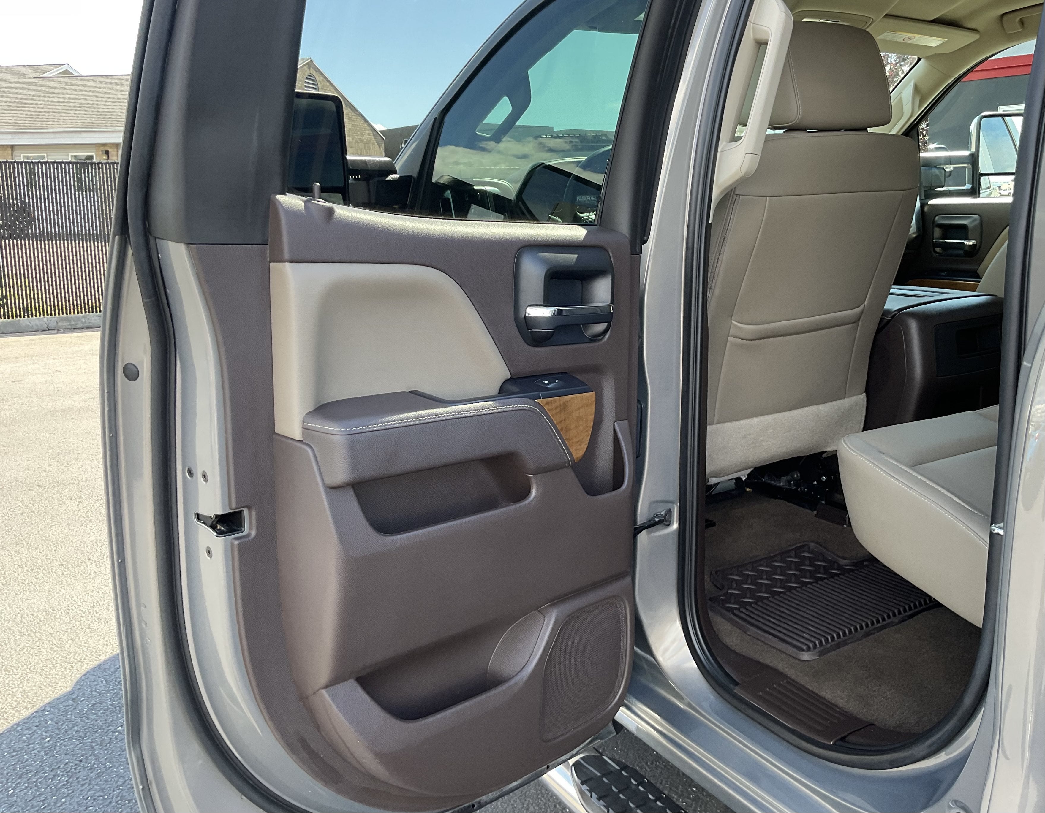 2017 Chevrolet Silverado 2500HD LTZ 4dr 4x4