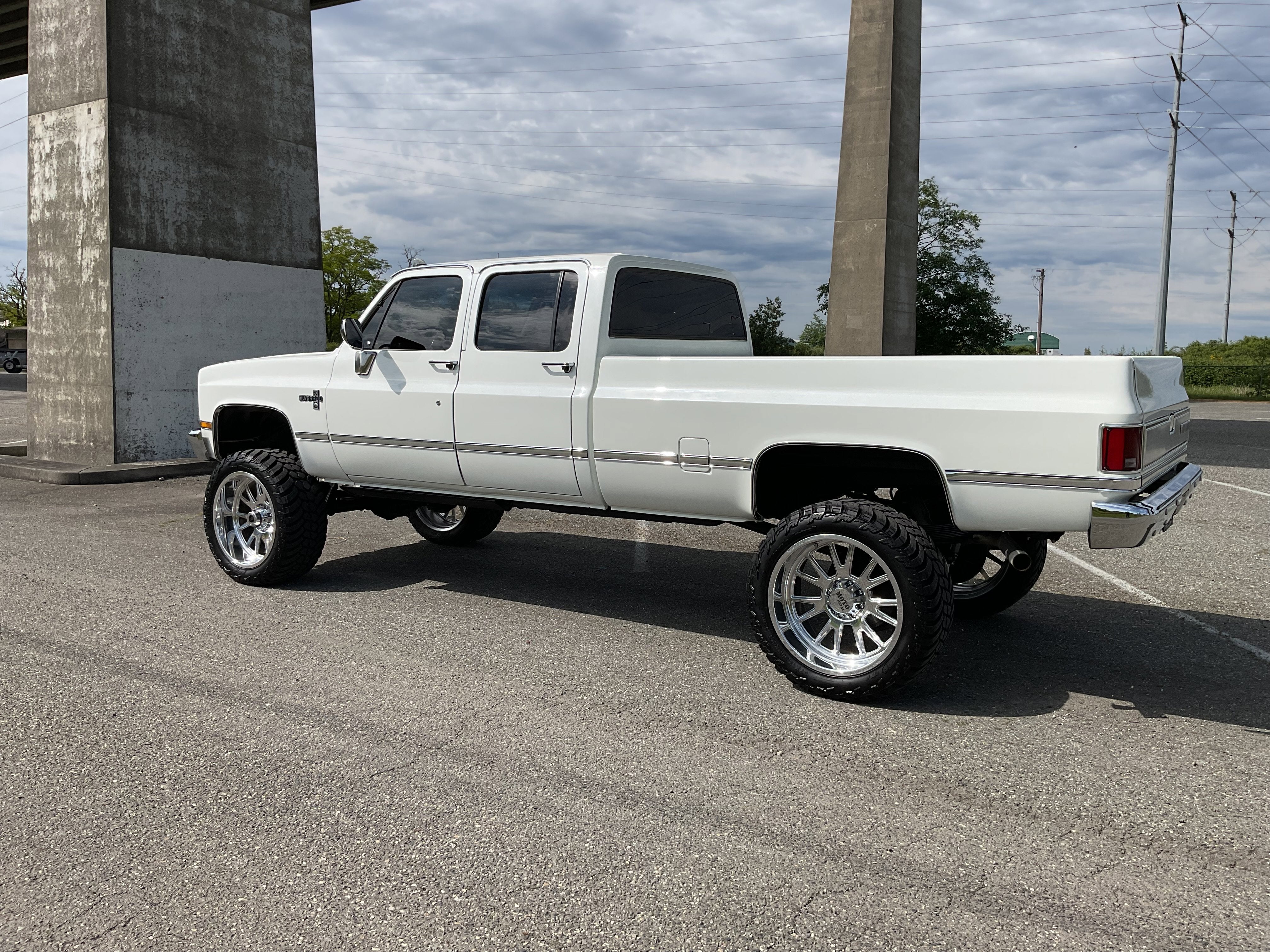 1991 Chevrolet V3500 Pickups 4x4 Crew Cab 3+3