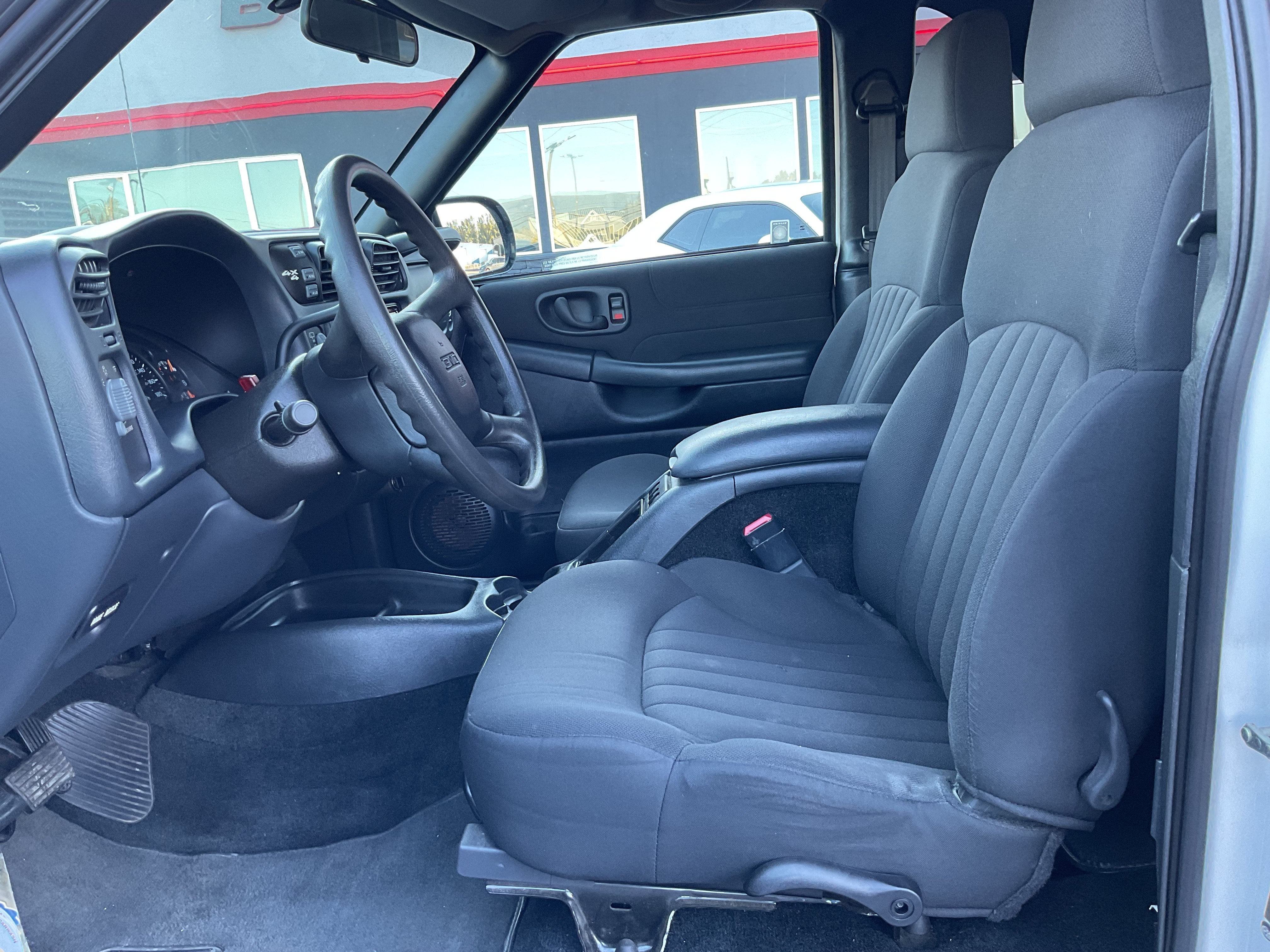 2005 GMC Jimmy 2 dr SLS 4x4