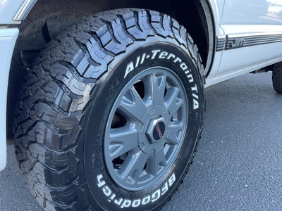 2005 GMC Jimmy 2 dr SLS 4x4