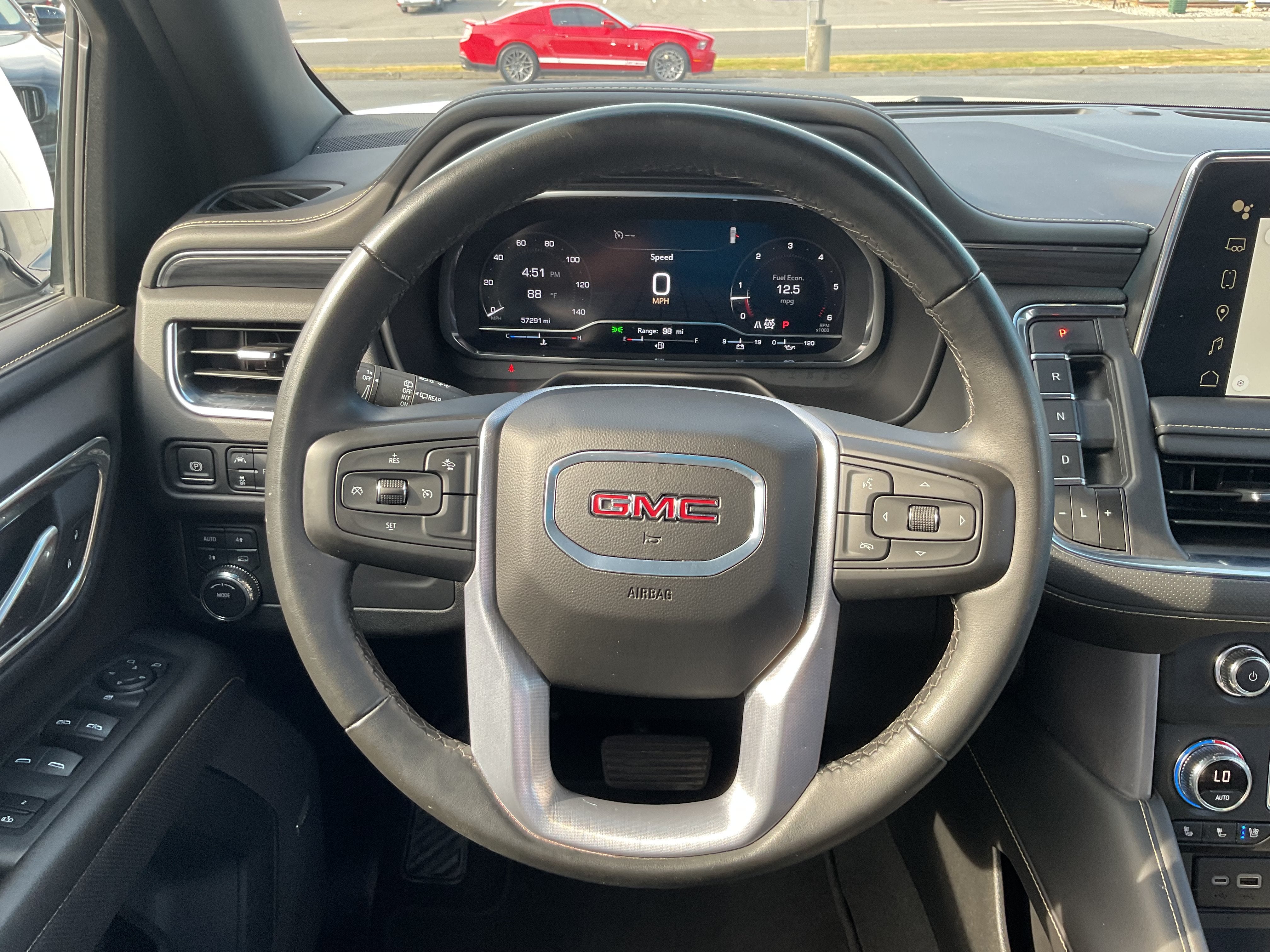2024 GMC Yukon SLT