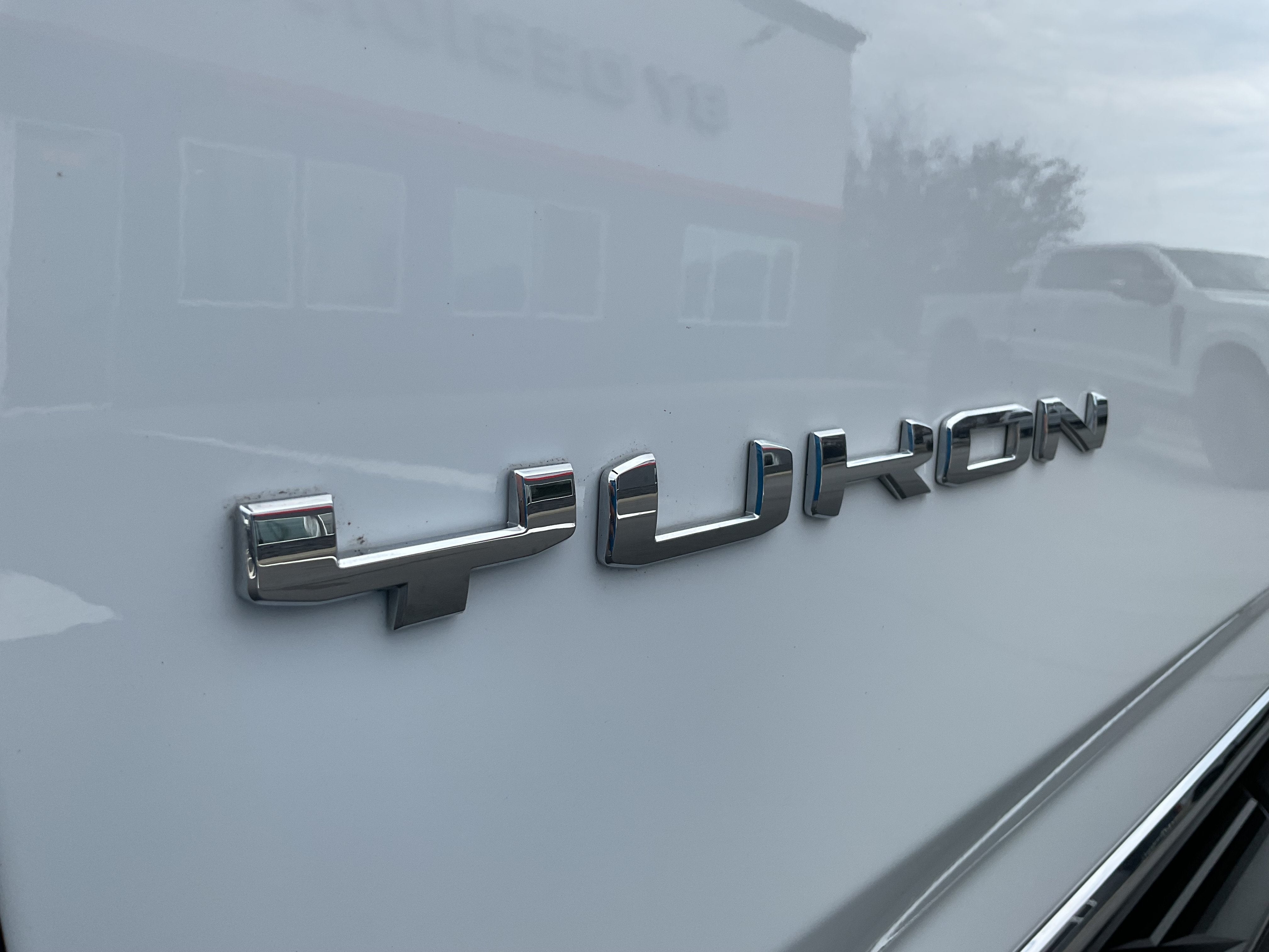 2024 GMC Yukon SLT