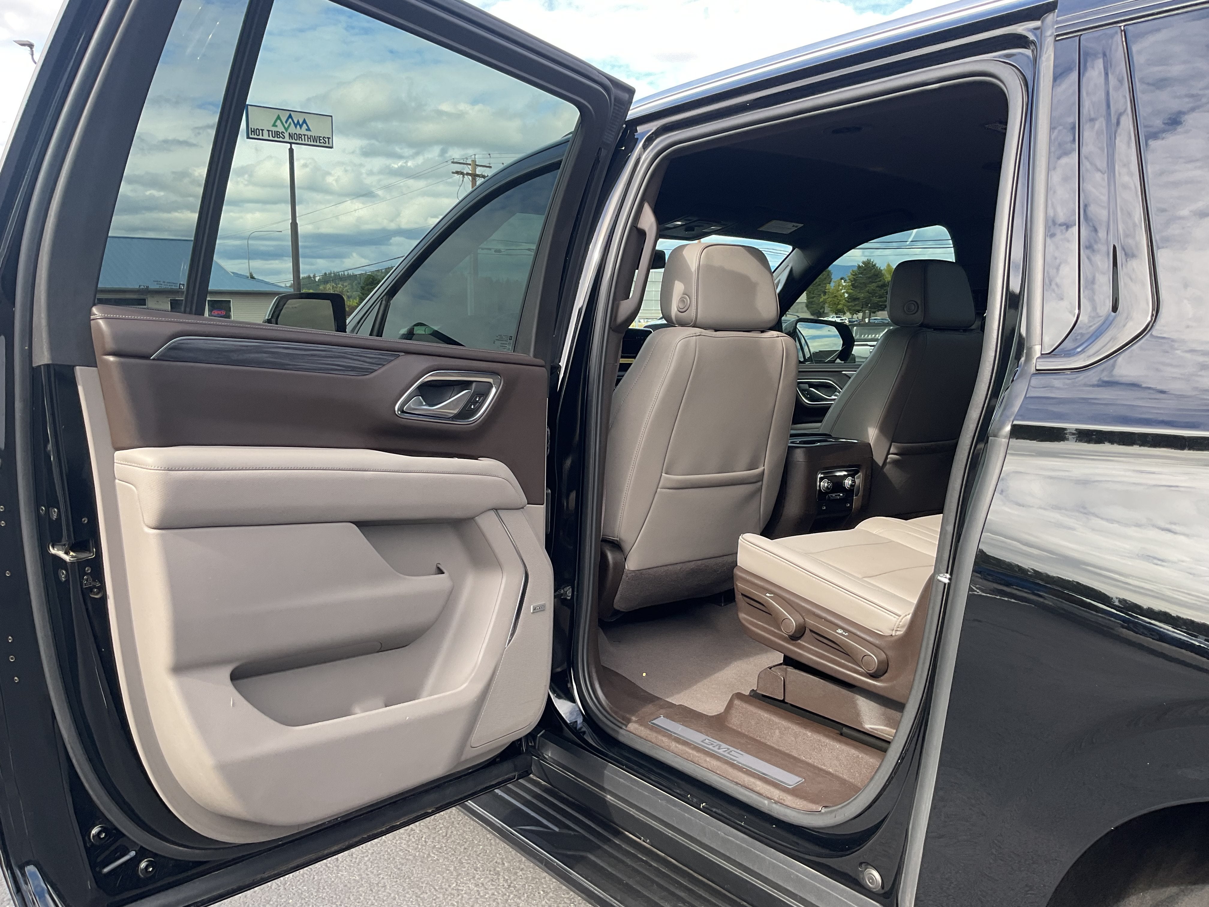 2024 GMC Yukon XL 4x4 SLT