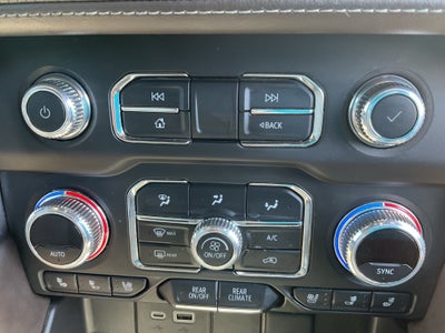 2024 GMC Yukon XL 4x4 SLT