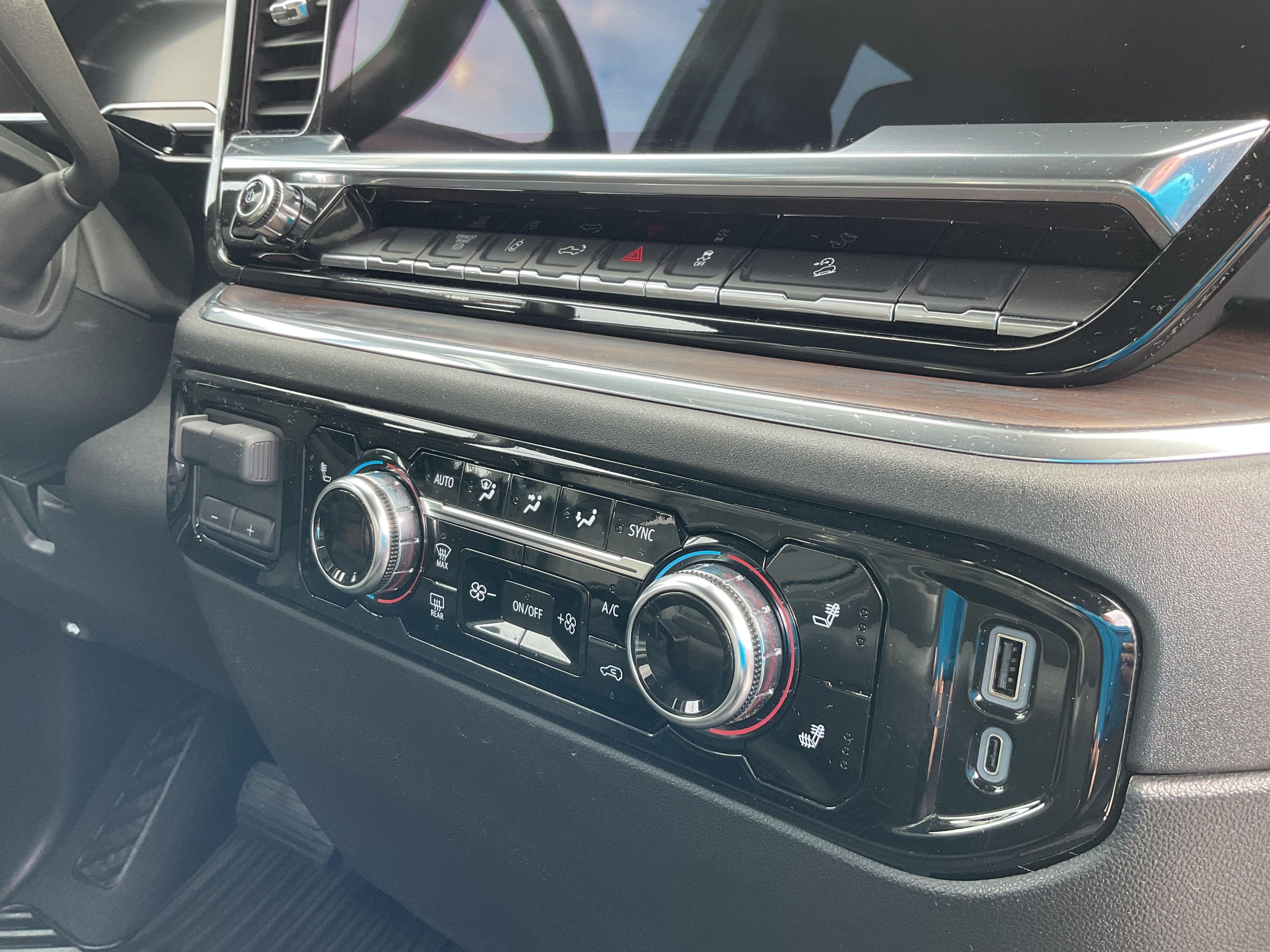 2024 GMC Sierra 3500HD SLT Duramax Diesel 4x4