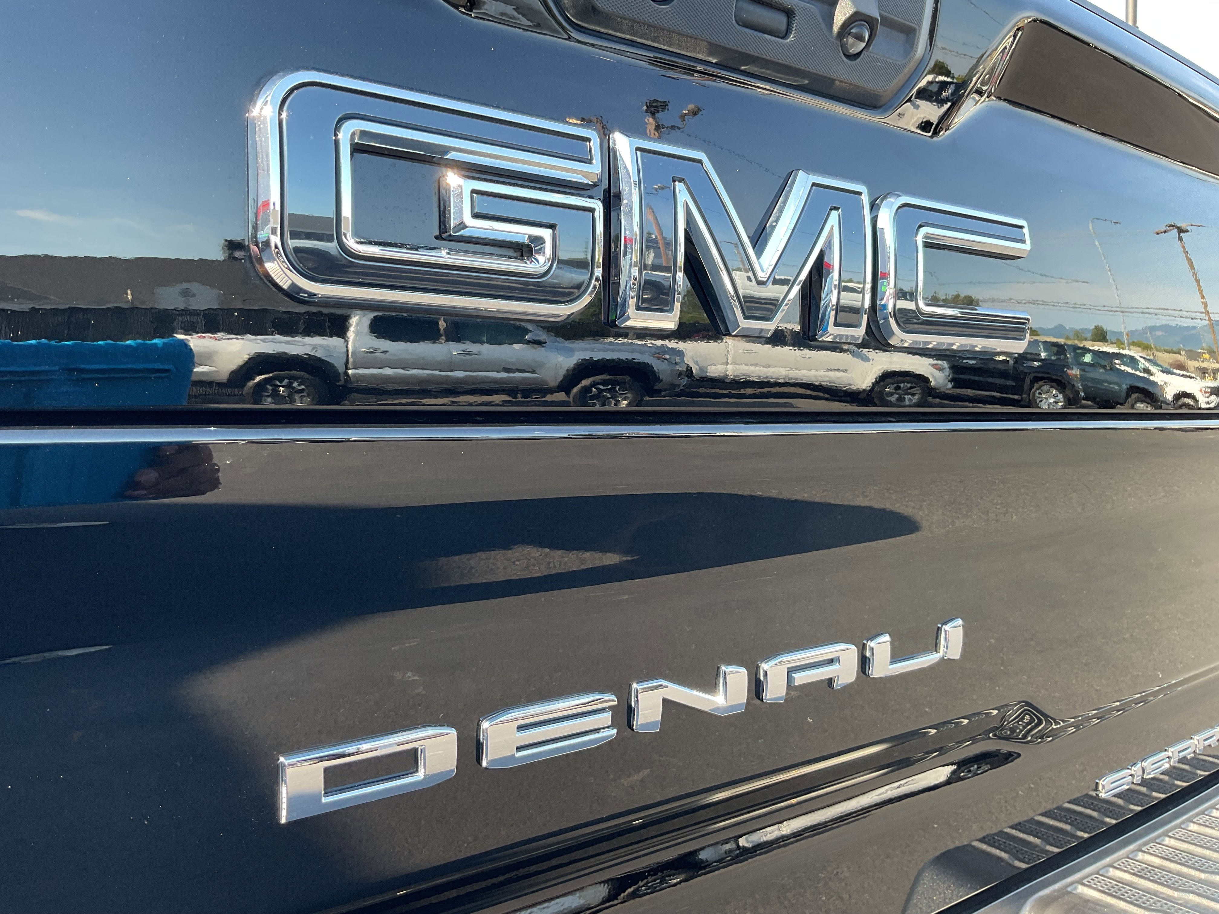 2025 GMC Sierra 3500HD Denali Ultimate Duramax Diesel 4x4