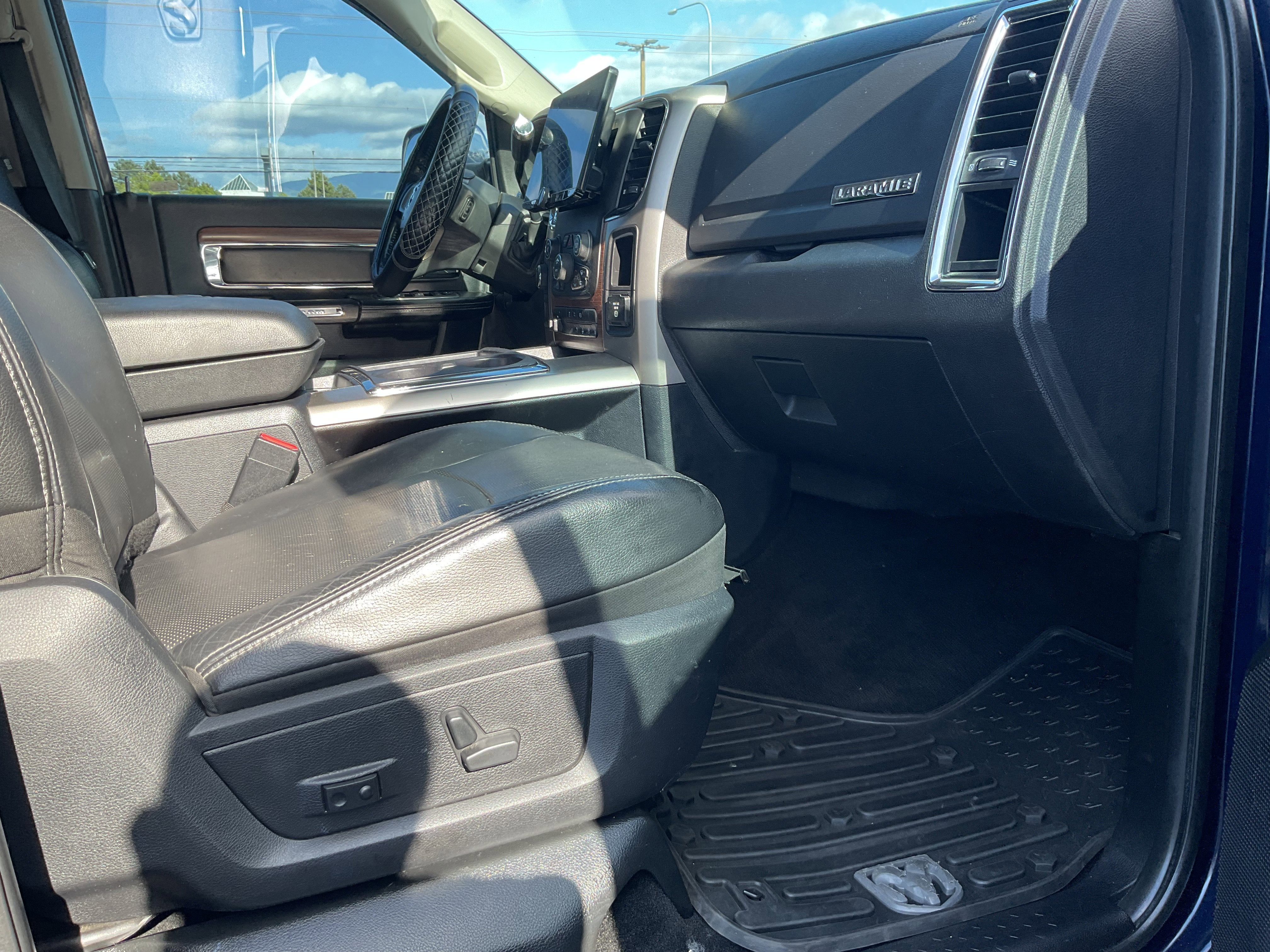 2013 RAM 3500 Laramie 6.7 Diesel Cummins Turbo 4x4