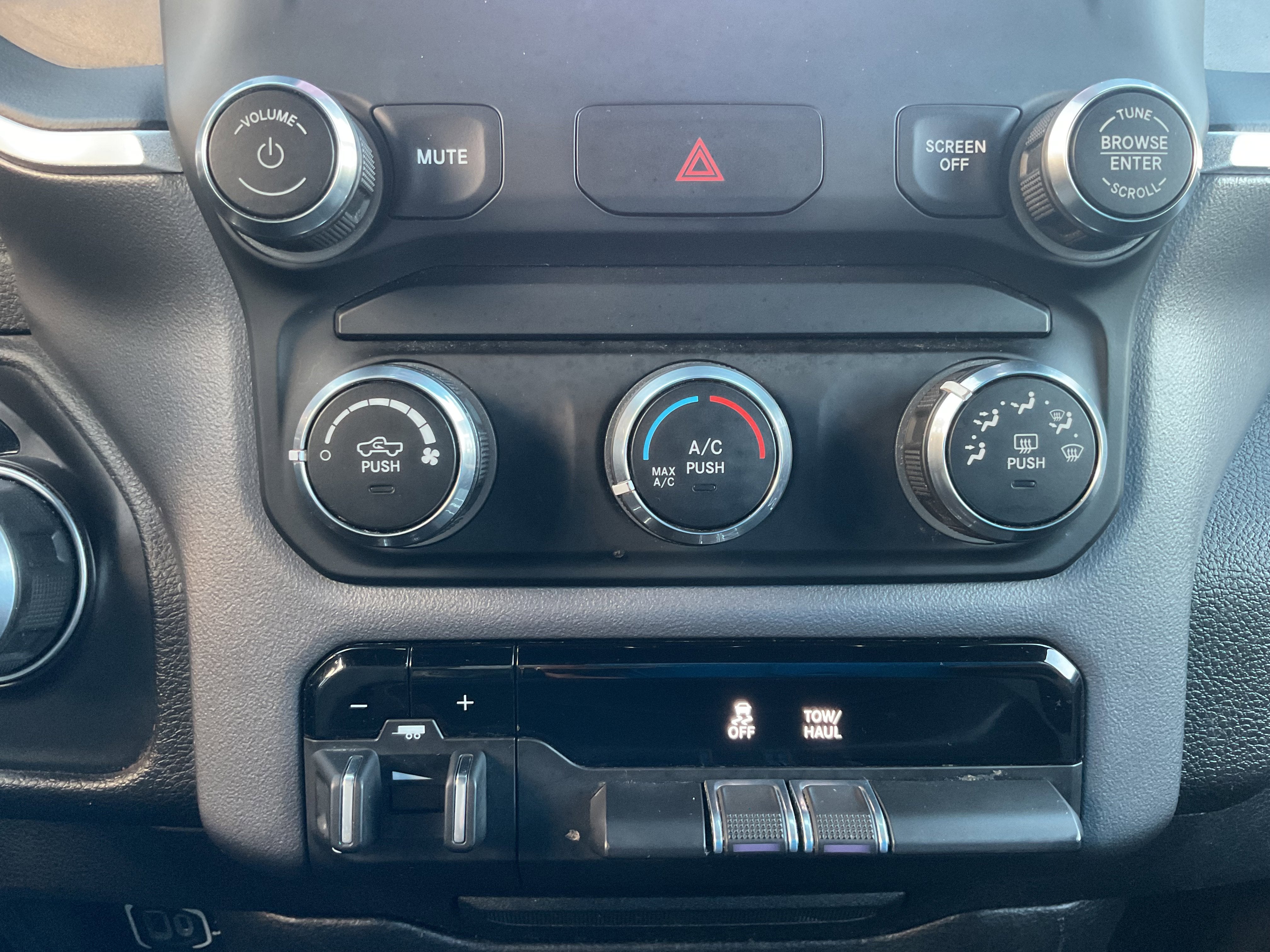 2022 RAM 2500 Big Horn Crew Cab Long Bed 4x4