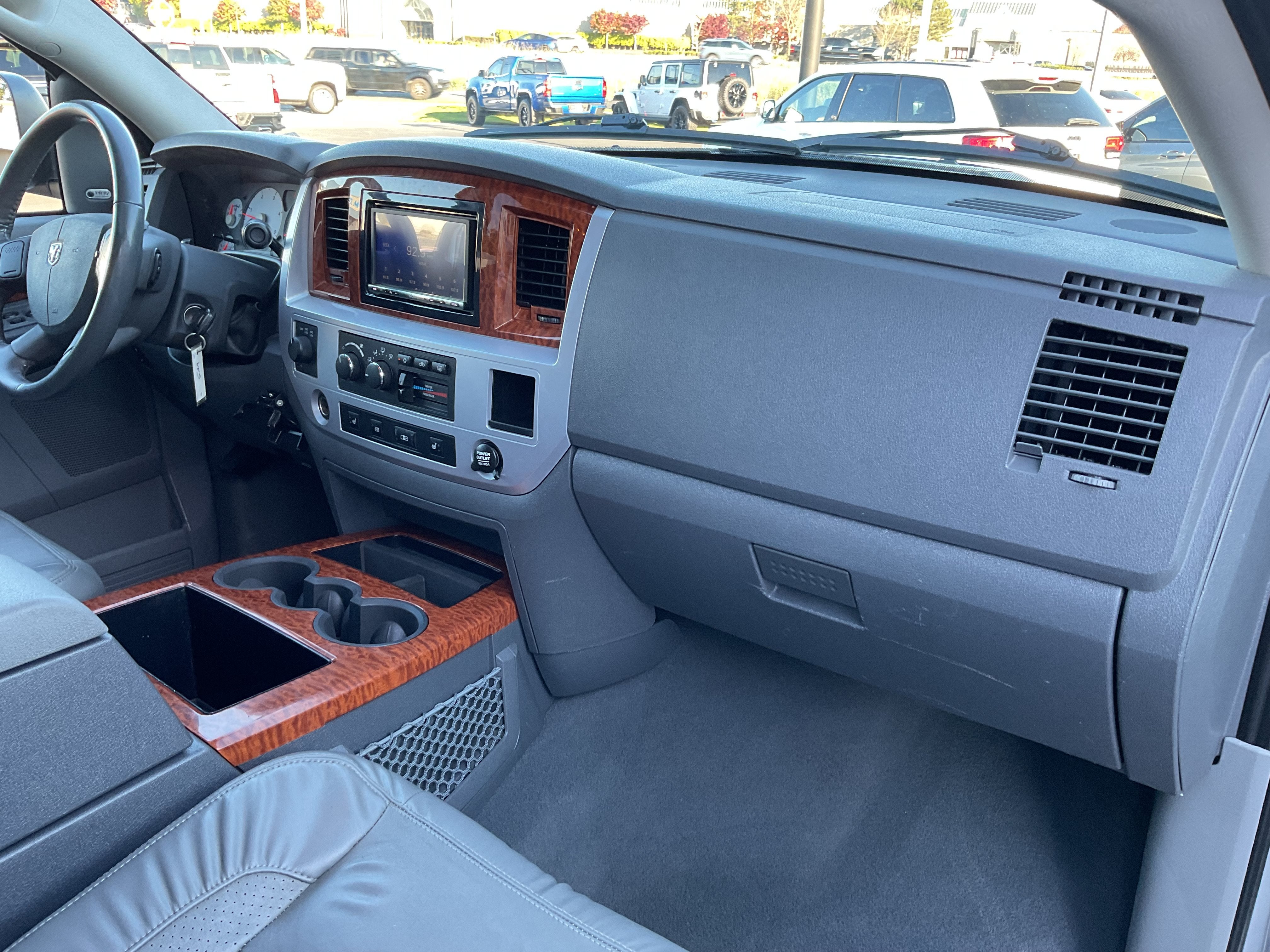 2007 Dodge Ram 3500 Laramie Mega Cab SRW 4x4