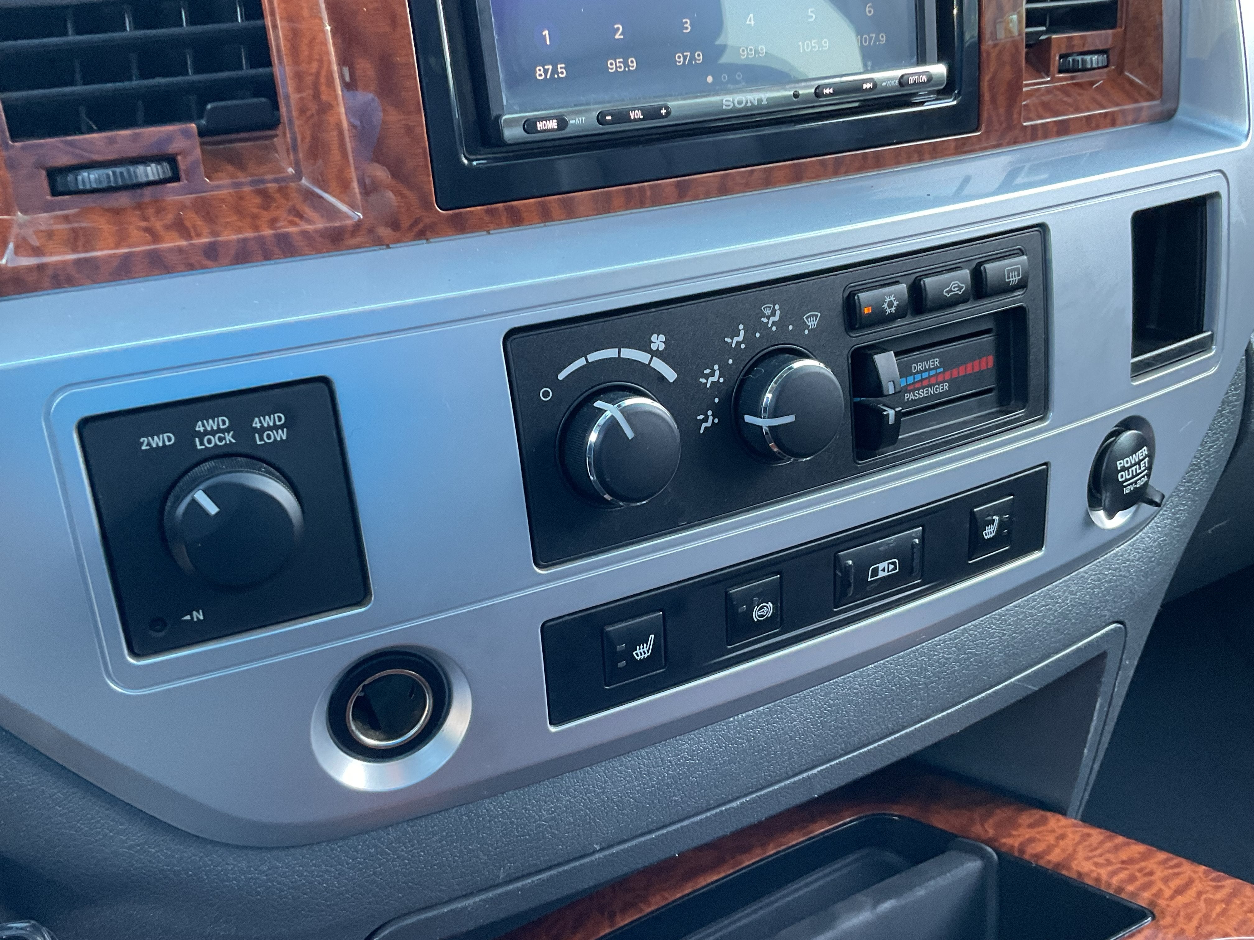 2007 Dodge Ram 3500 Laramie Mega Cab SRW 4x4
