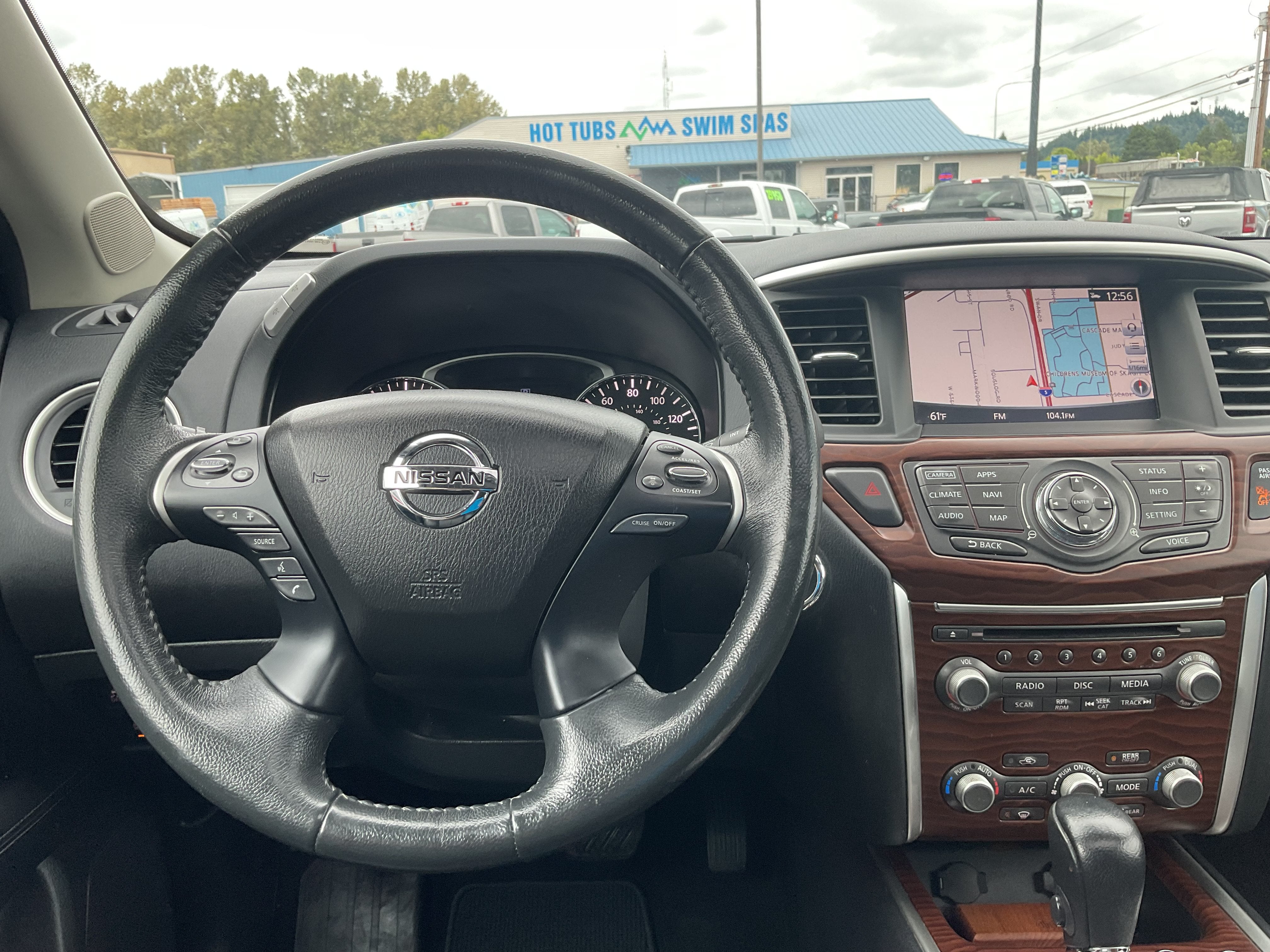 2017 Nissan Pathfinder Platinum 3rd row 4x4