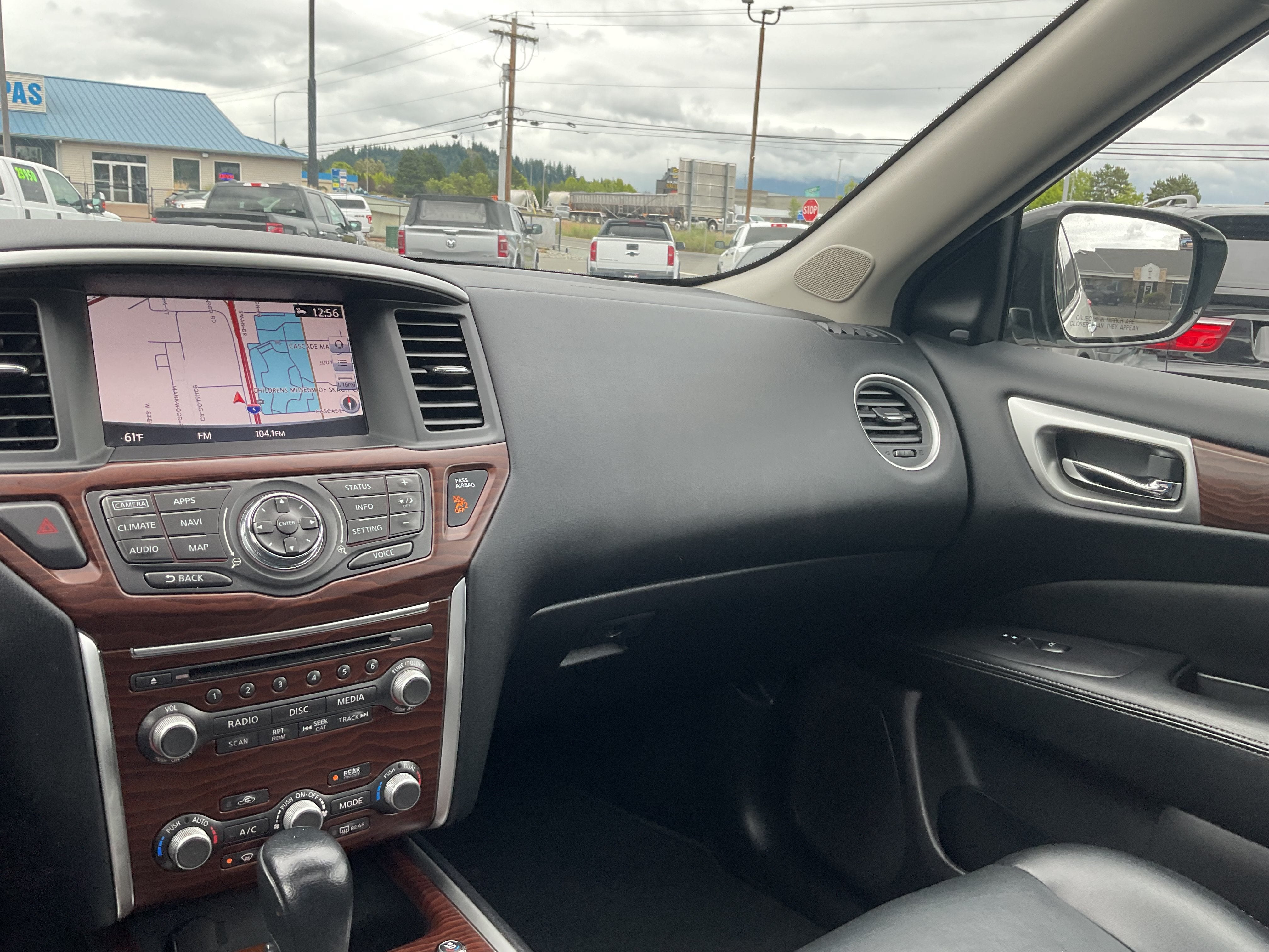 2017 Nissan Pathfinder Platinum 3rd row 4x4
