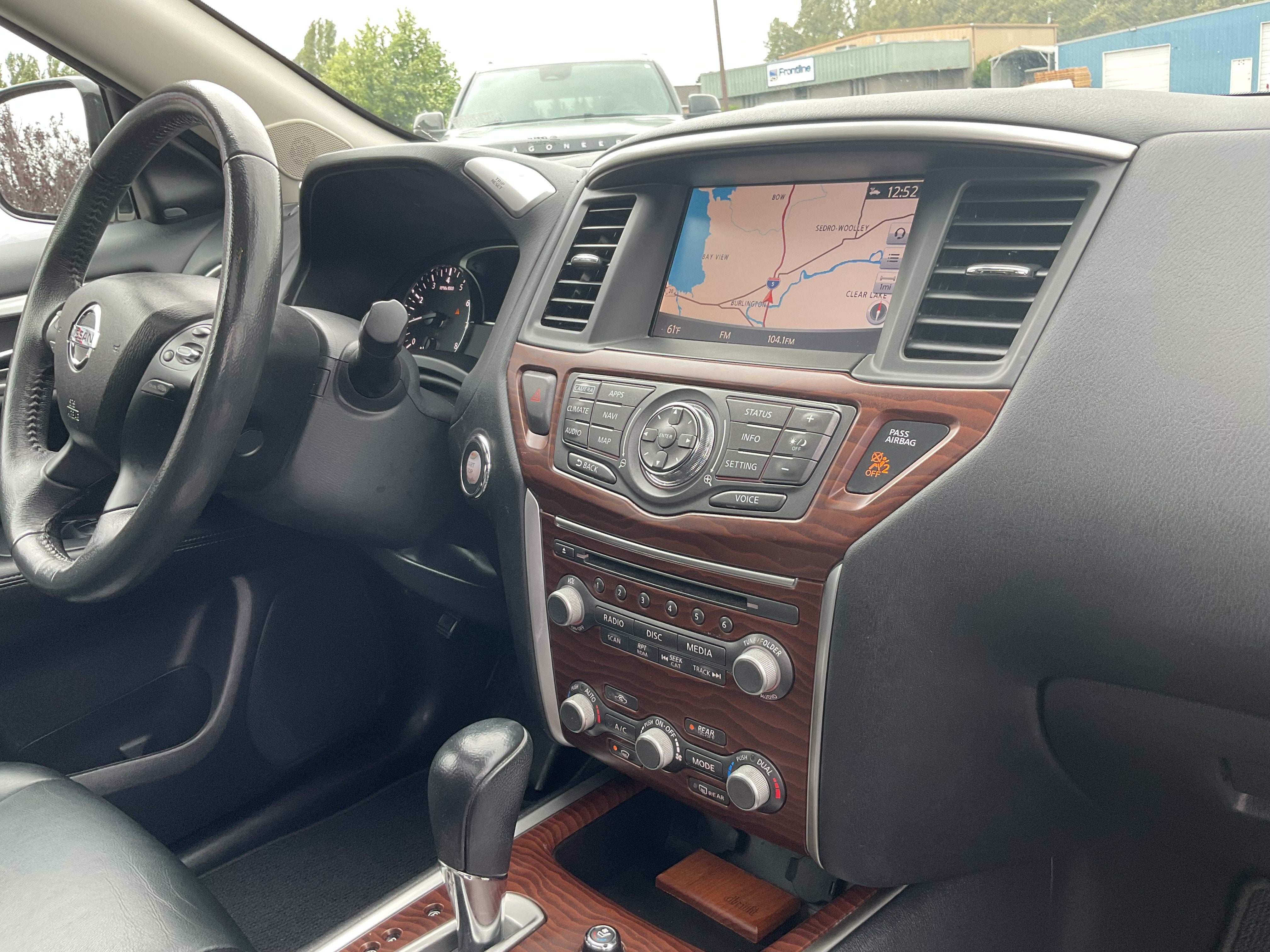 2017 Nissan Pathfinder Platinum 3rd row 4x4