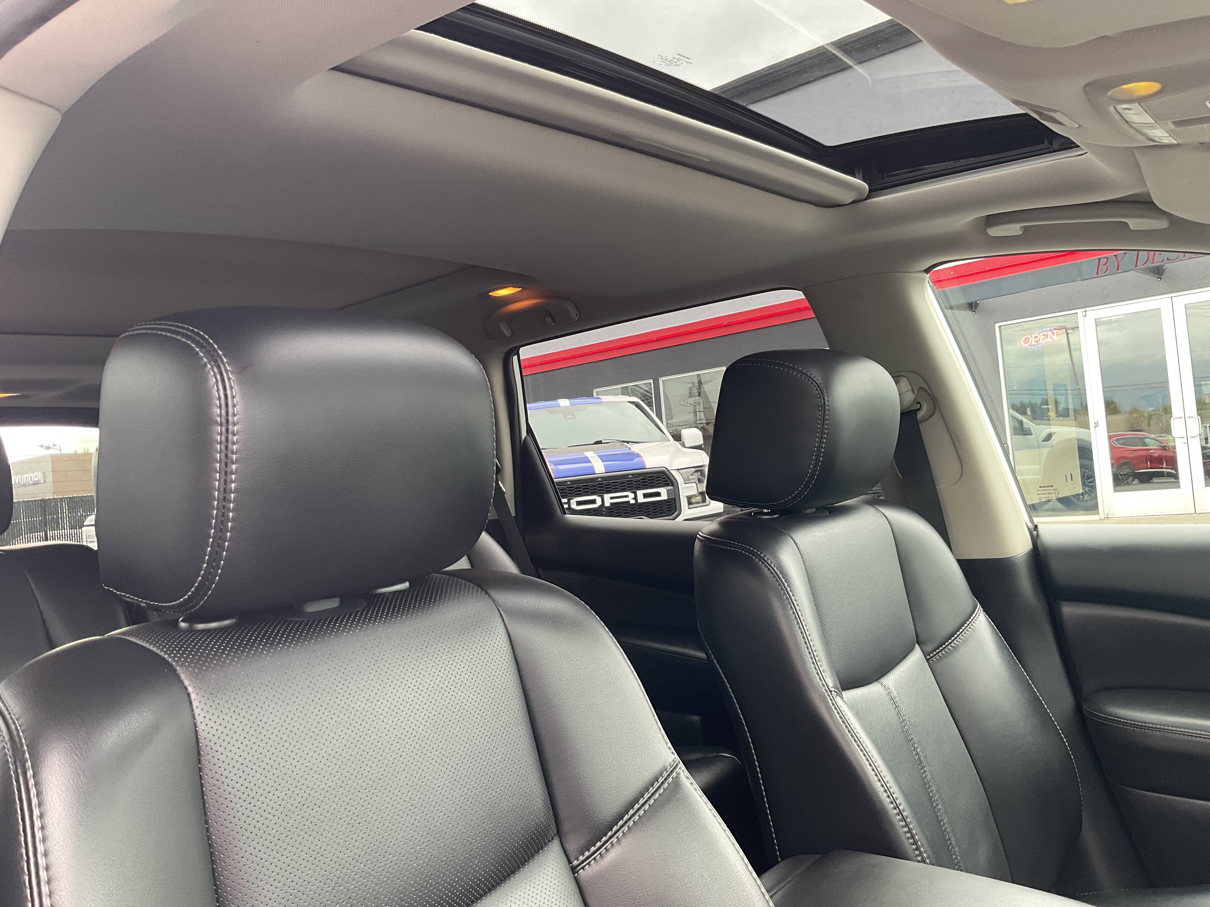 2017 Nissan Pathfinder Platinum 3rd row 4x4