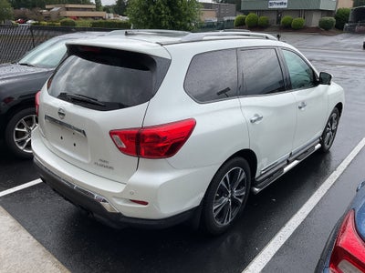 2017 Nissan Pathfinder Platinum 4x4 w/3rd row
