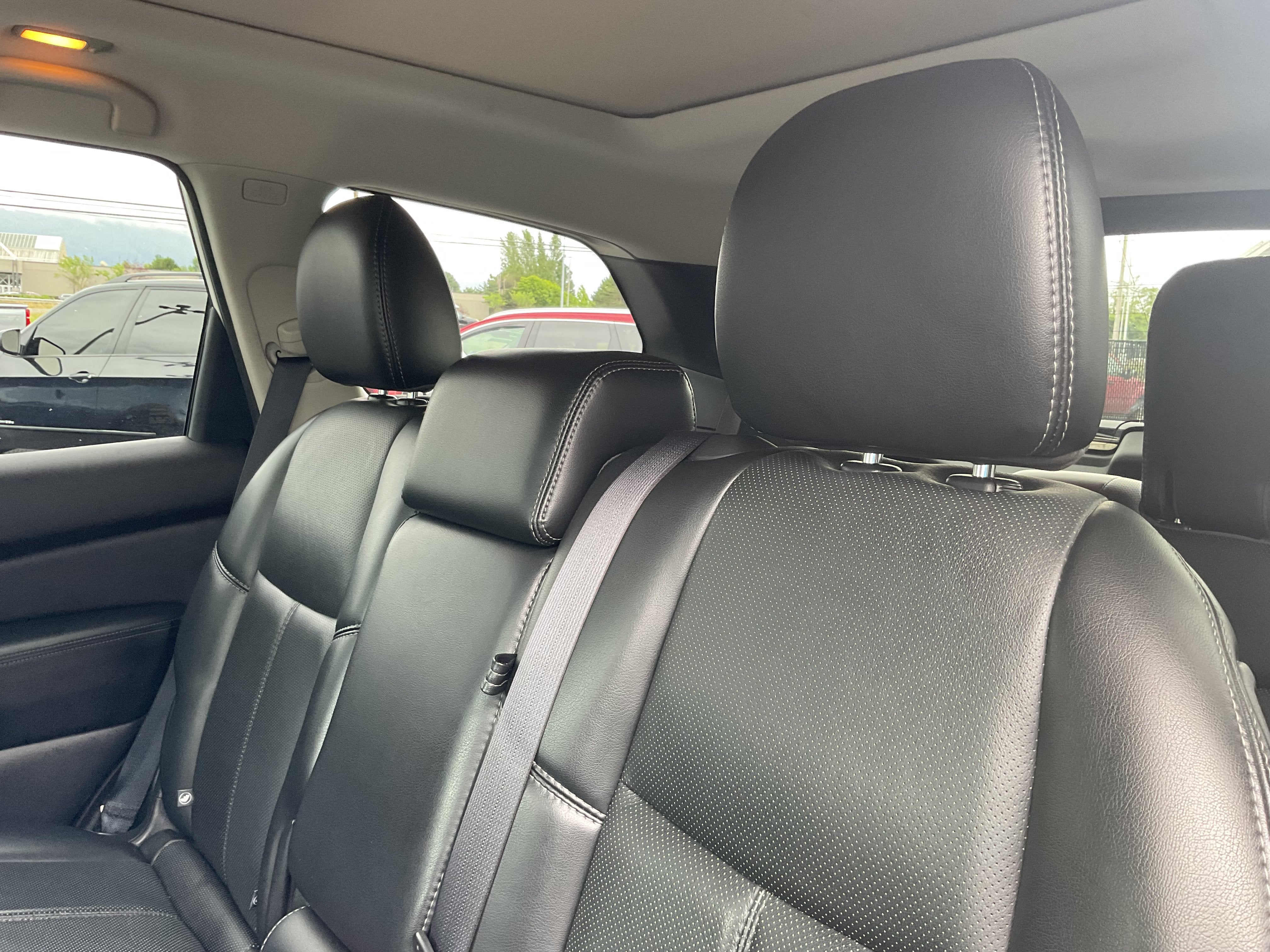 2017 Nissan Pathfinder Platinum 3rd row 4x4