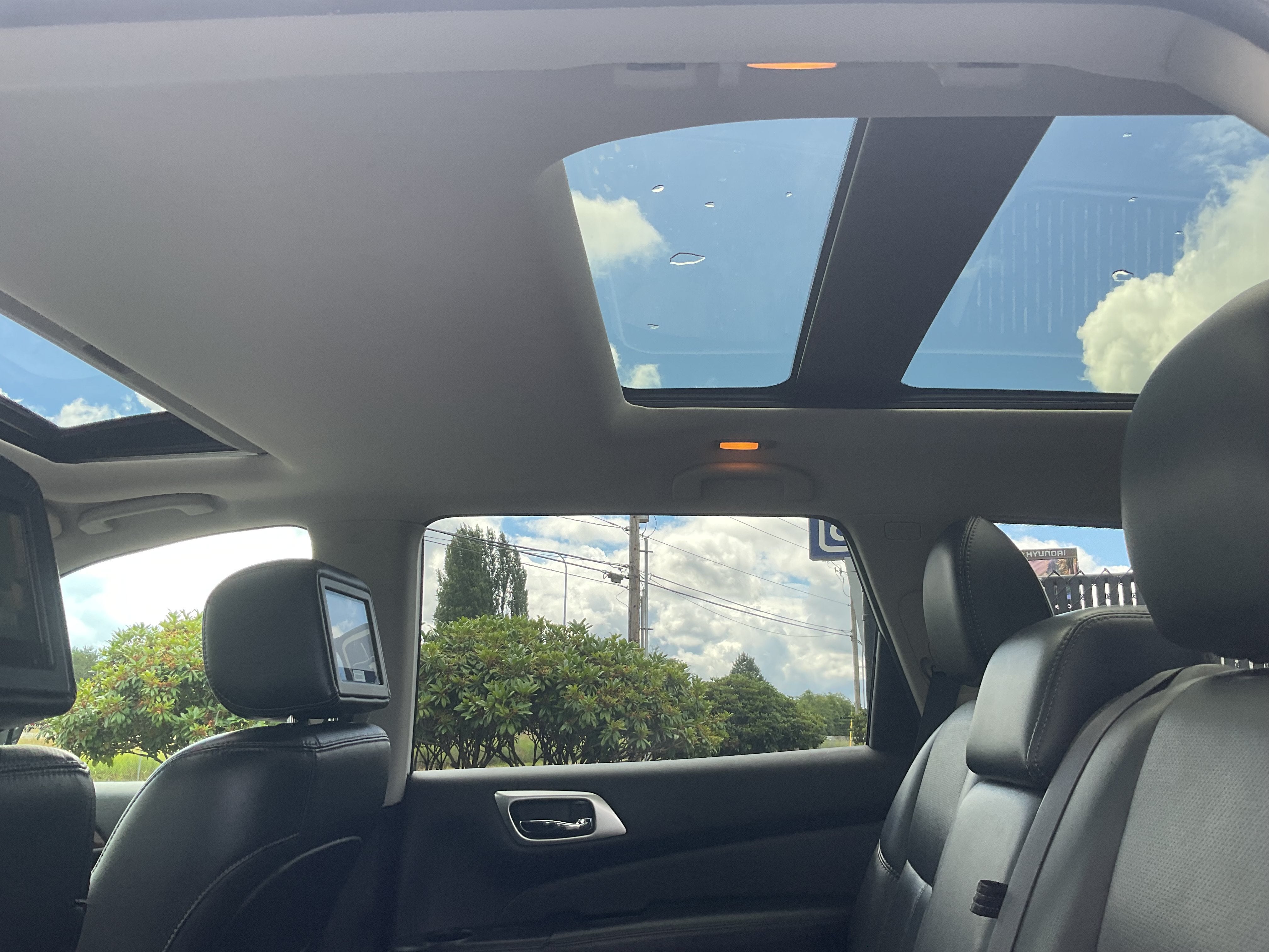 2017 Nissan Pathfinder Platinum 3rd row 4x4