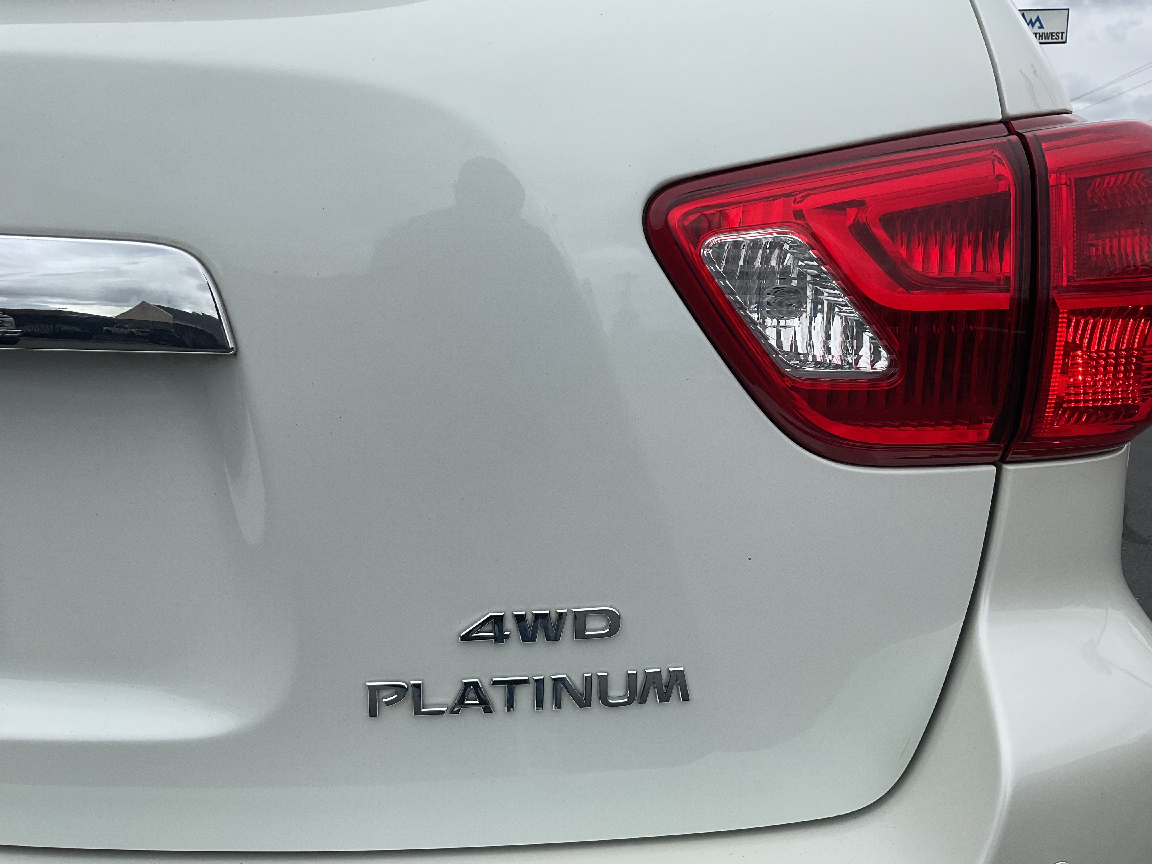 2017 Nissan Pathfinder Platinum 3rd row 4x4