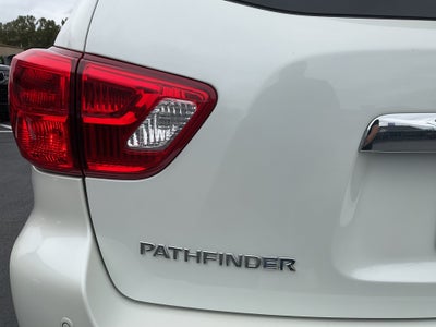 2017 Nissan Pathfinder Platinum 3rd row 4x4