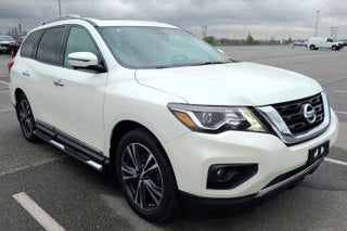 2017 Nissan Pathfinder Platinum 4x4 w/3rd row