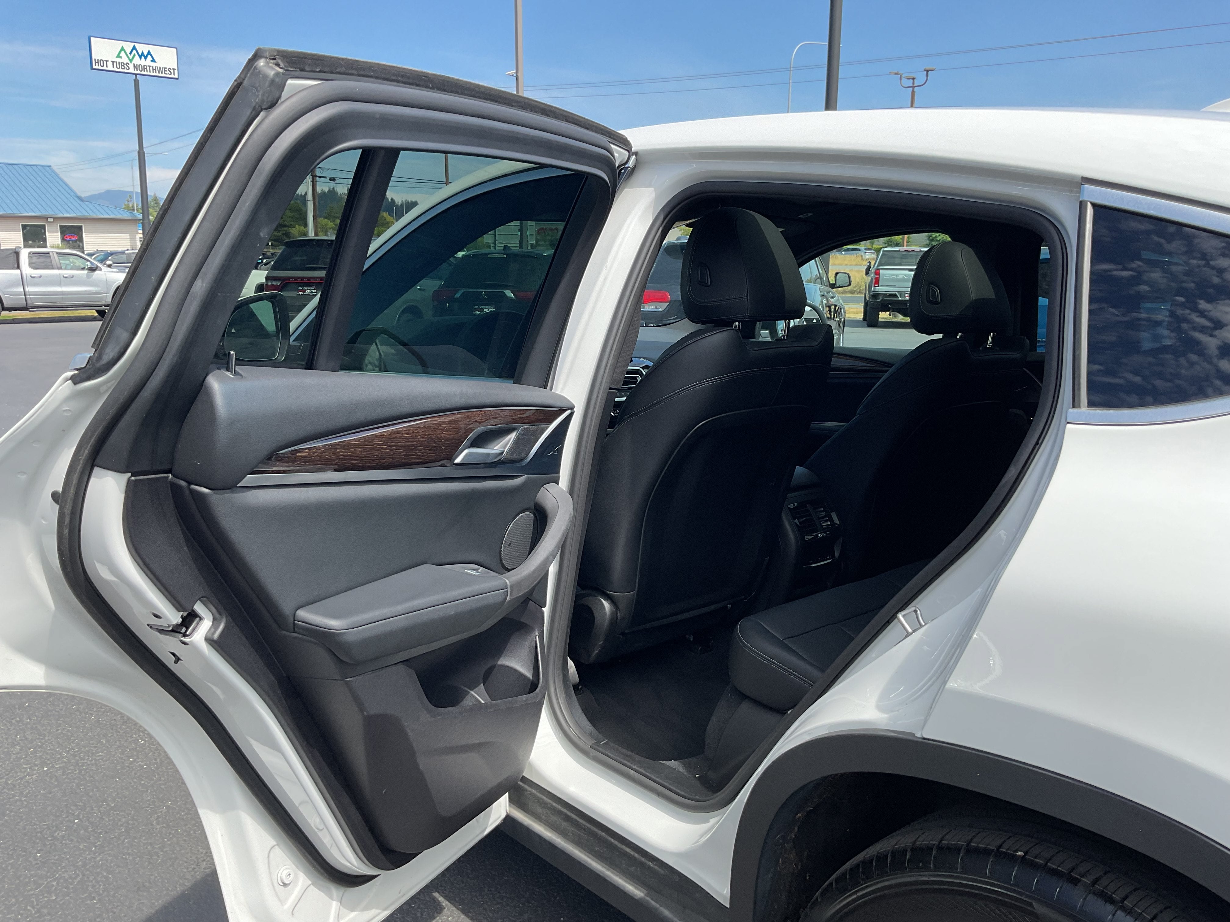 2025 BMW X4 xDrive30i AWD
