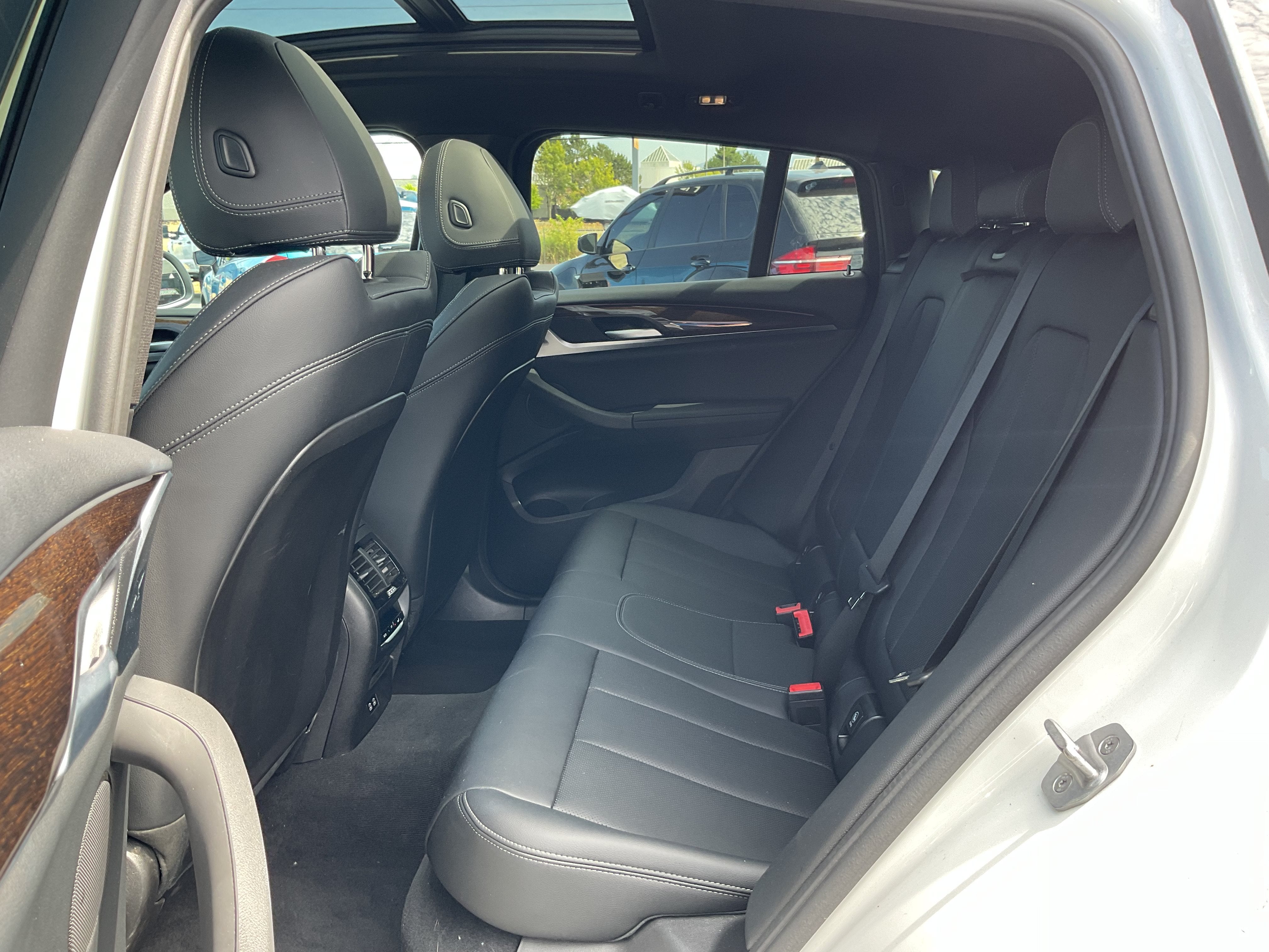 2025 BMW X4 xDrive30i AWD