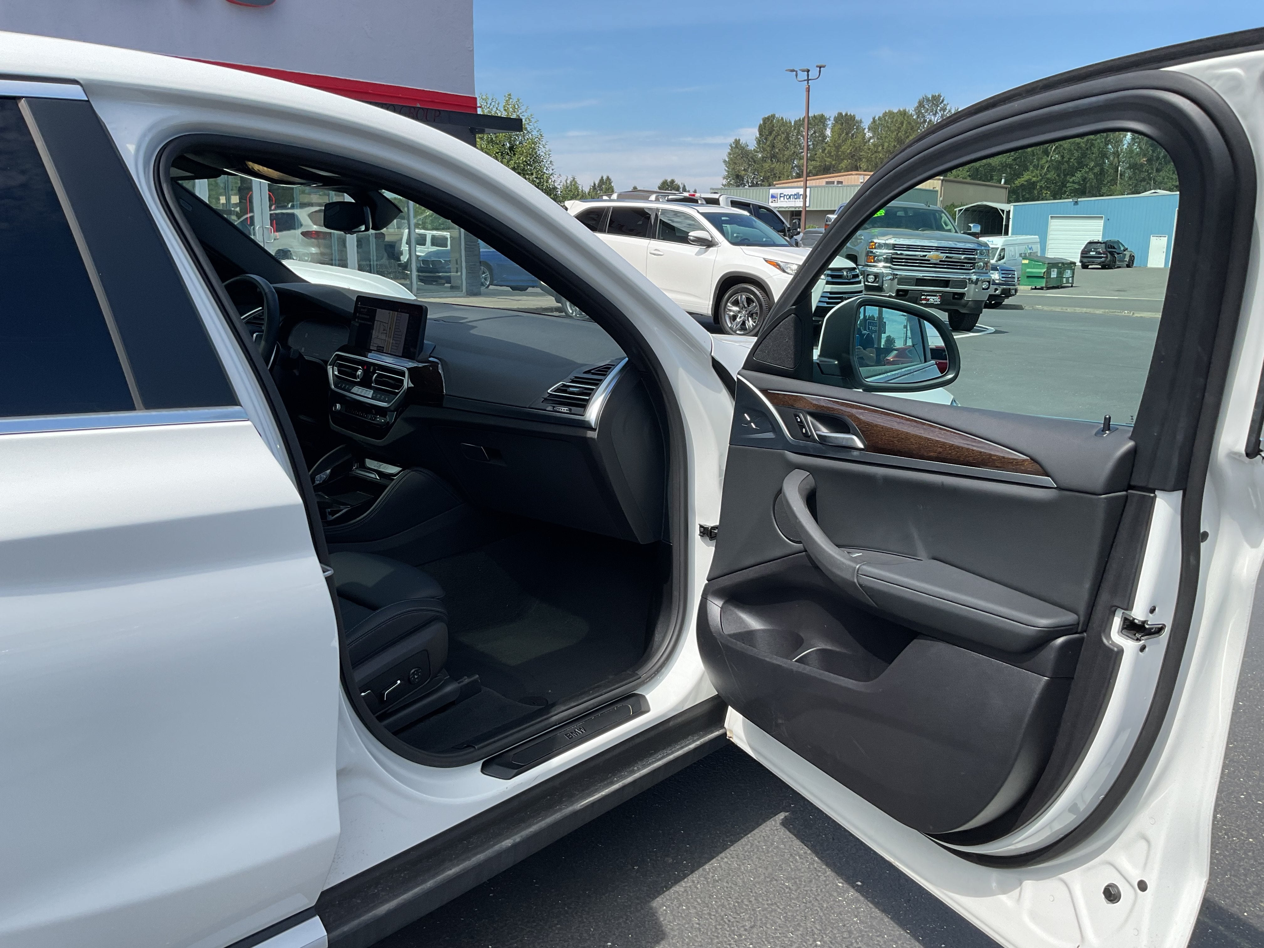 2025 BMW X4 xDrive30i AWD