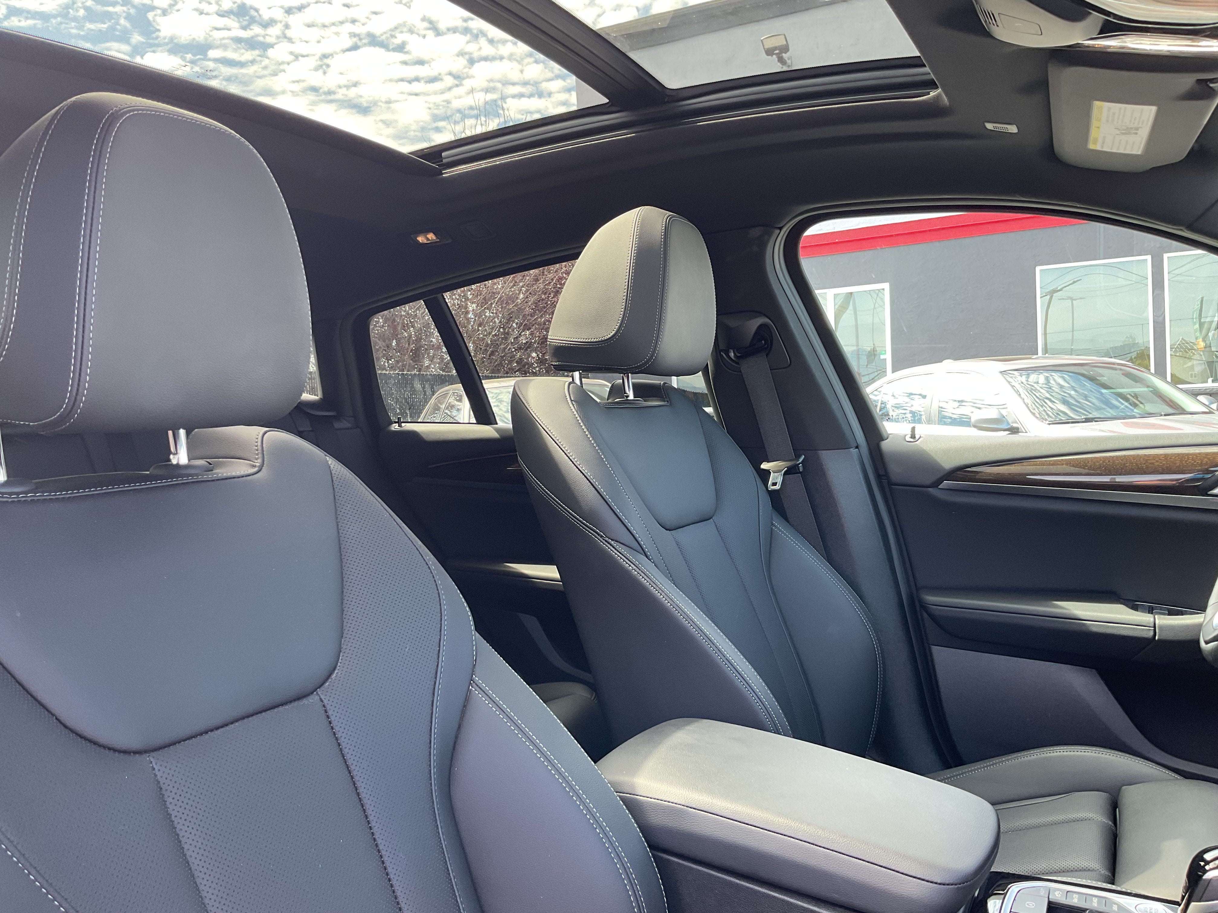2025 BMW X4 xDrive30i AWD