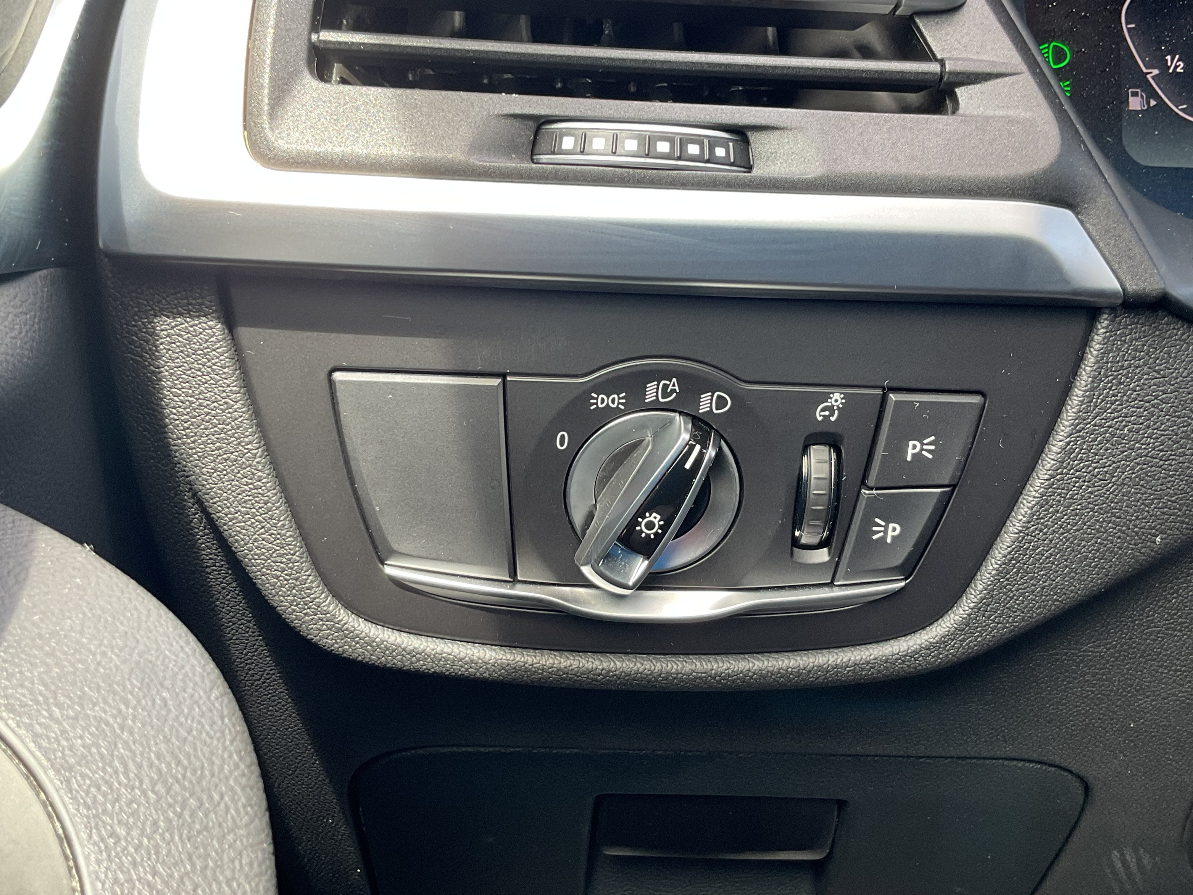 2025 BMW X4 xDrive30i AWD