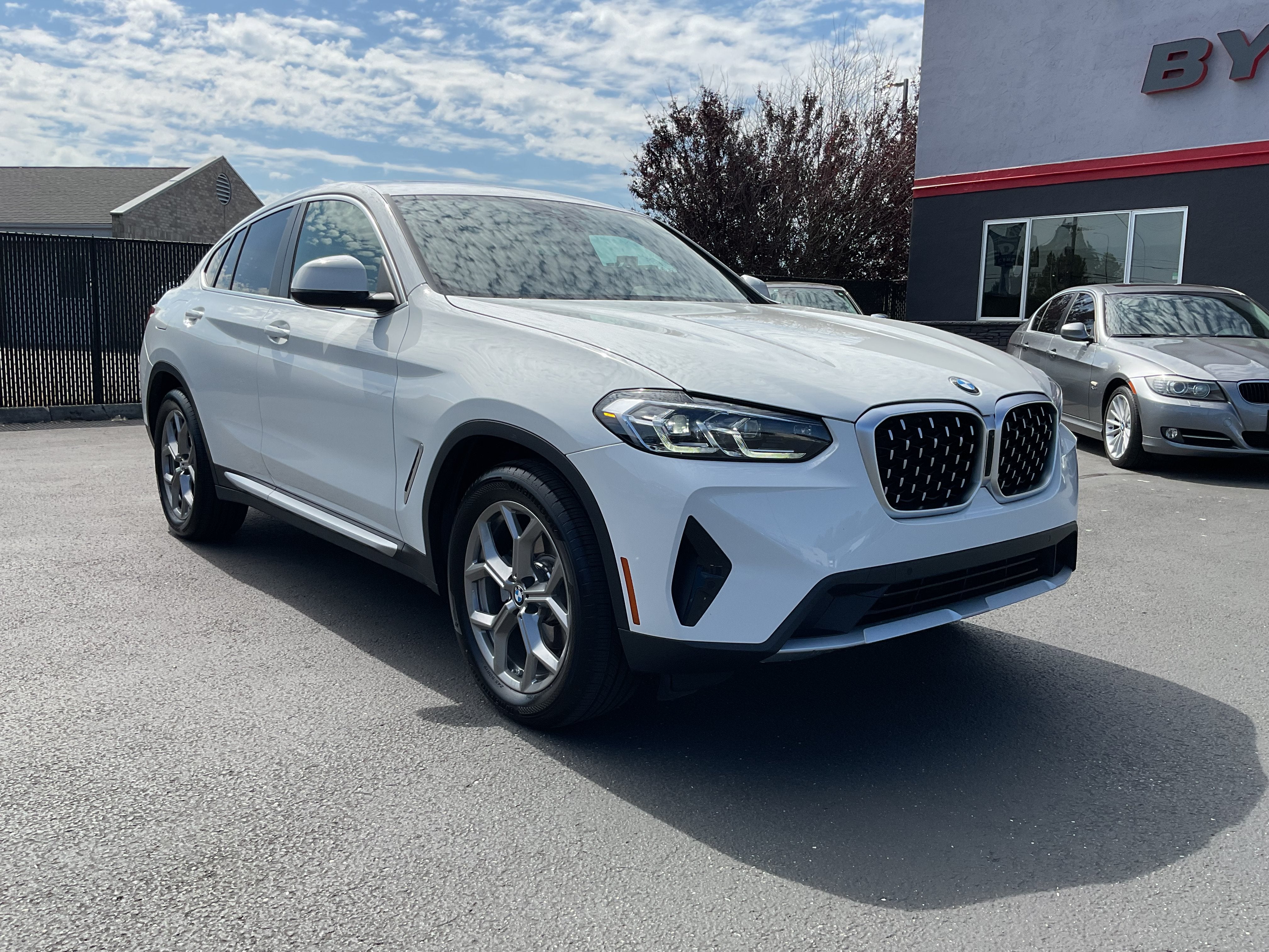 2025 BMW X4 xDrive30i AWD