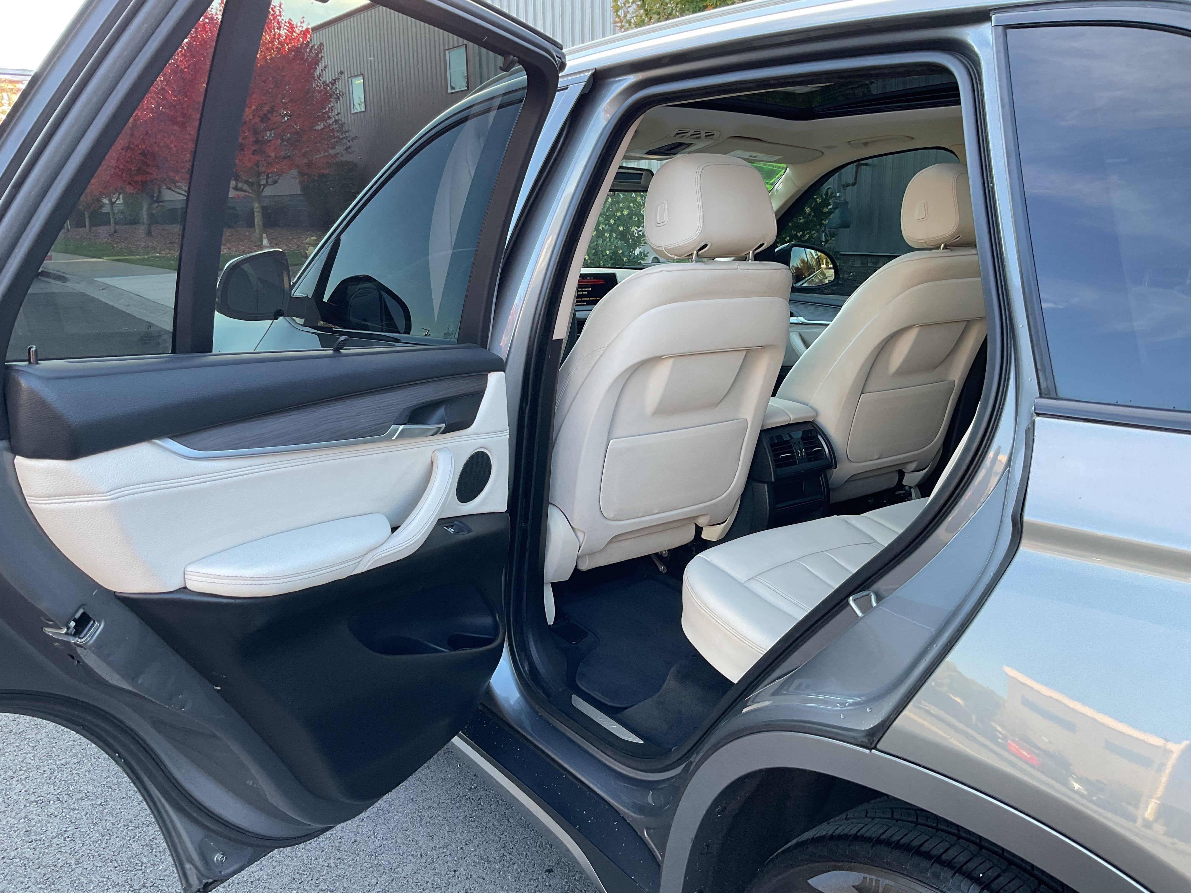 2014 BMW X5 xDrive35i w/3rd row seat