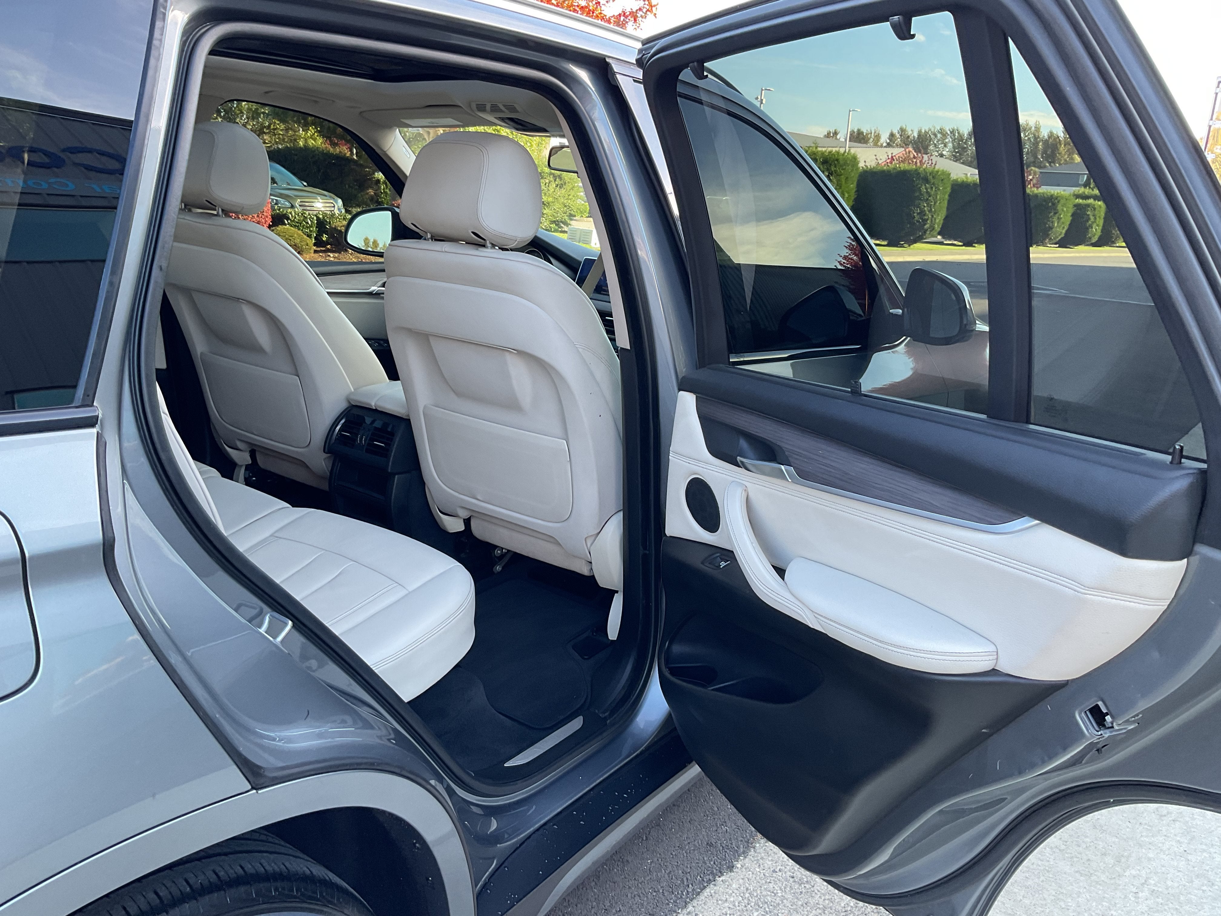 2014 BMW X5 xDrive35i w/3rd row seat