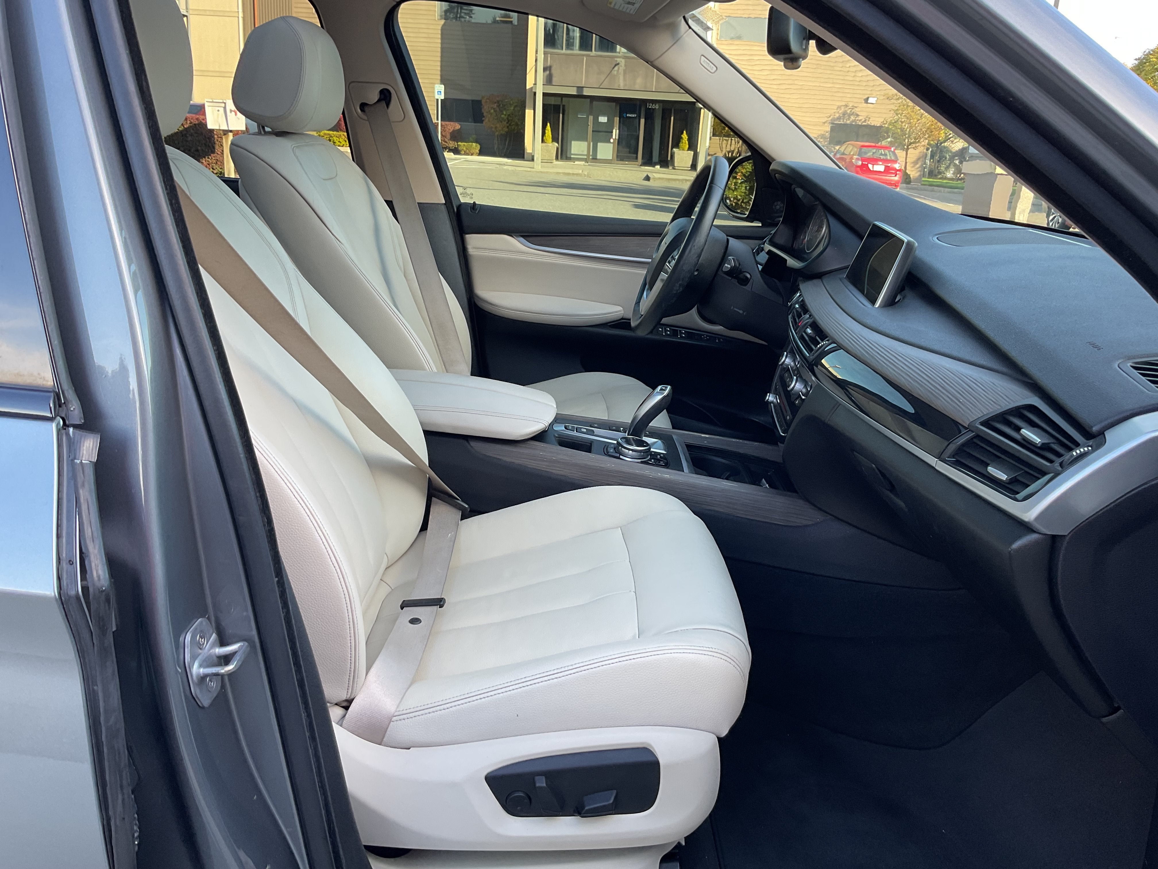 2014 BMW X5 xDrive35i w/3rd row seat