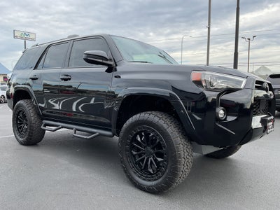 2024 Toyota 4Runner SR5 4x4 3rd row seating