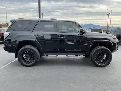 2024 Toyota 4Runner SR5 4x4 3rd row seating