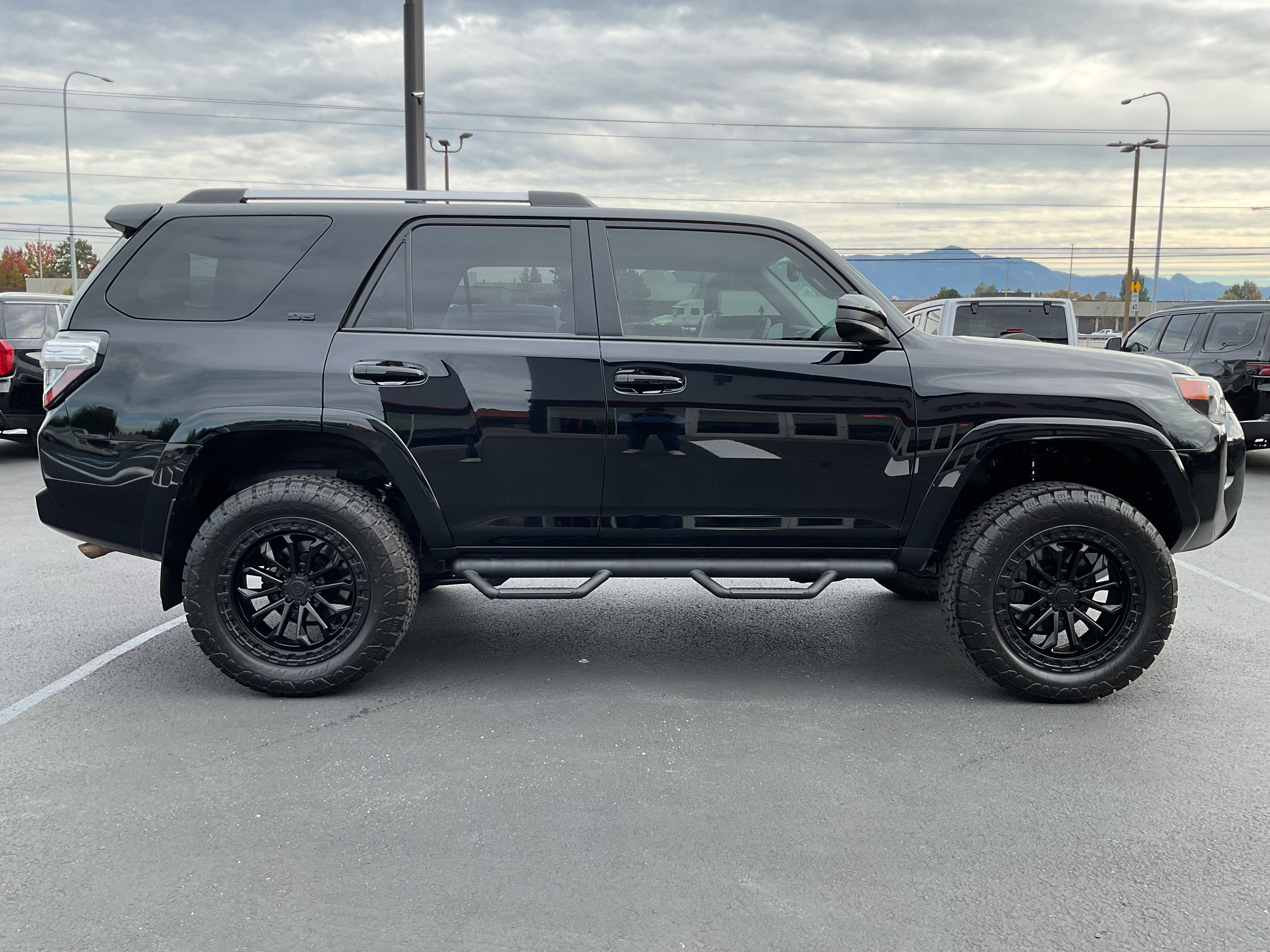 2024 Toyota 4Runner SR5 4x4 3rd row seating