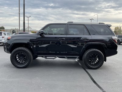 2024 Toyota 4Runner SR5 4x4 3rd row seating