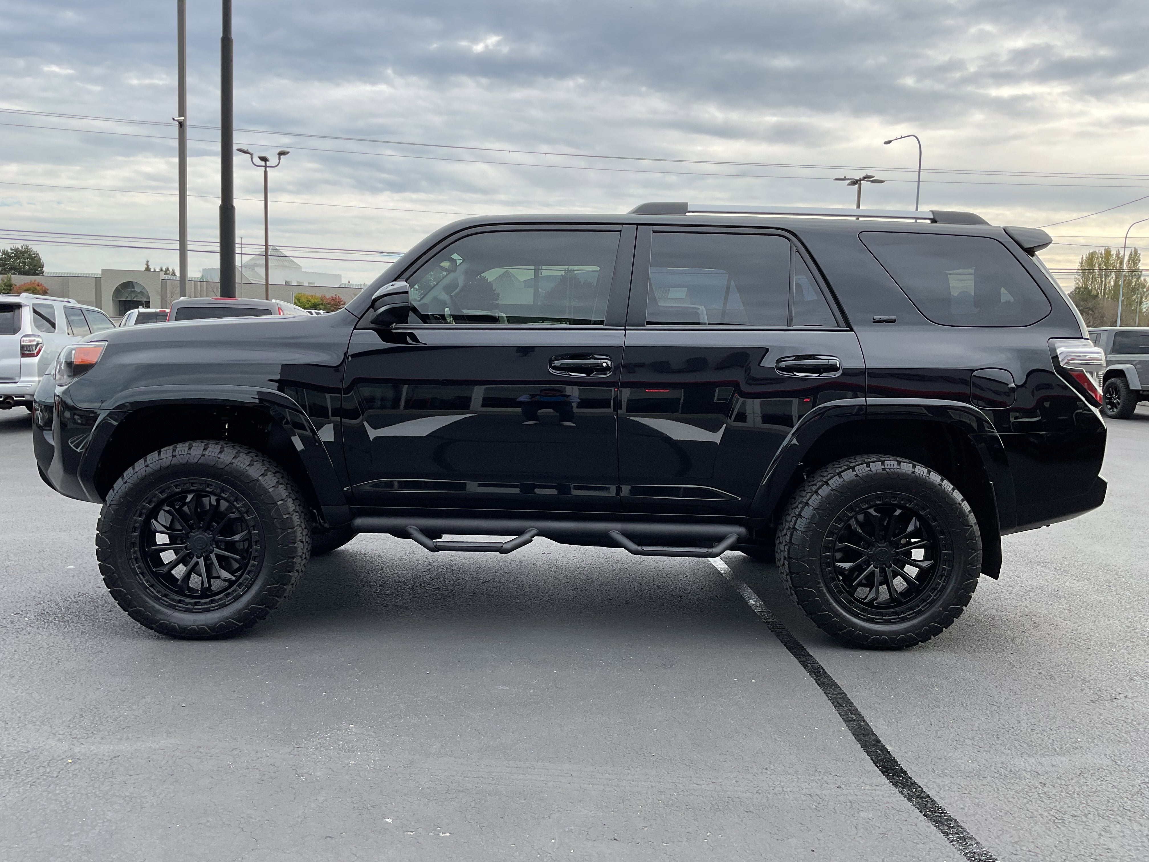 2024 Toyota 4Runner SR5 4x4 3rd row seating