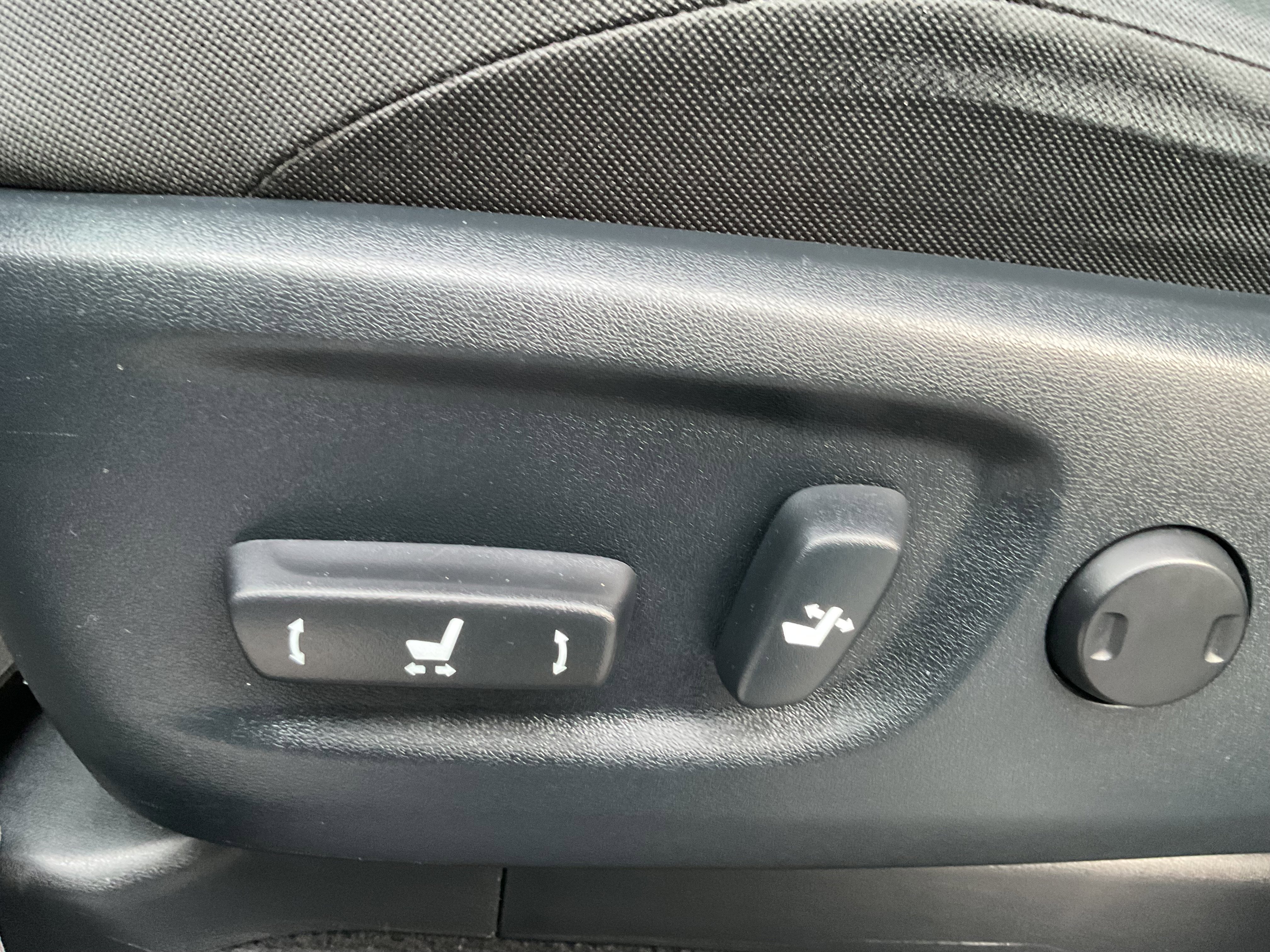 2024 Toyota 4Runner SR5 4x4 3rd row seating