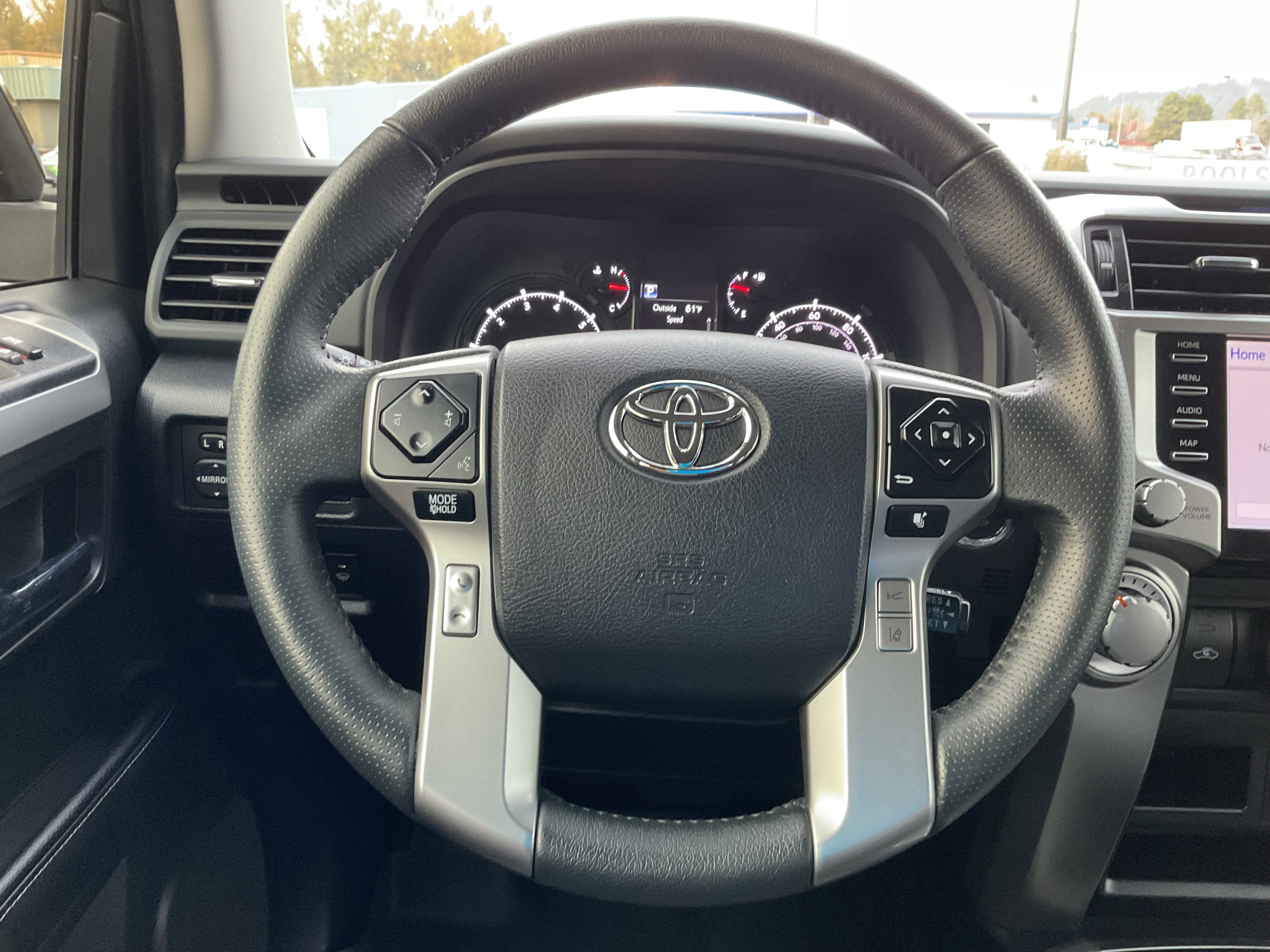 2024 Toyota 4Runner SR5 4x4 3rd row seating