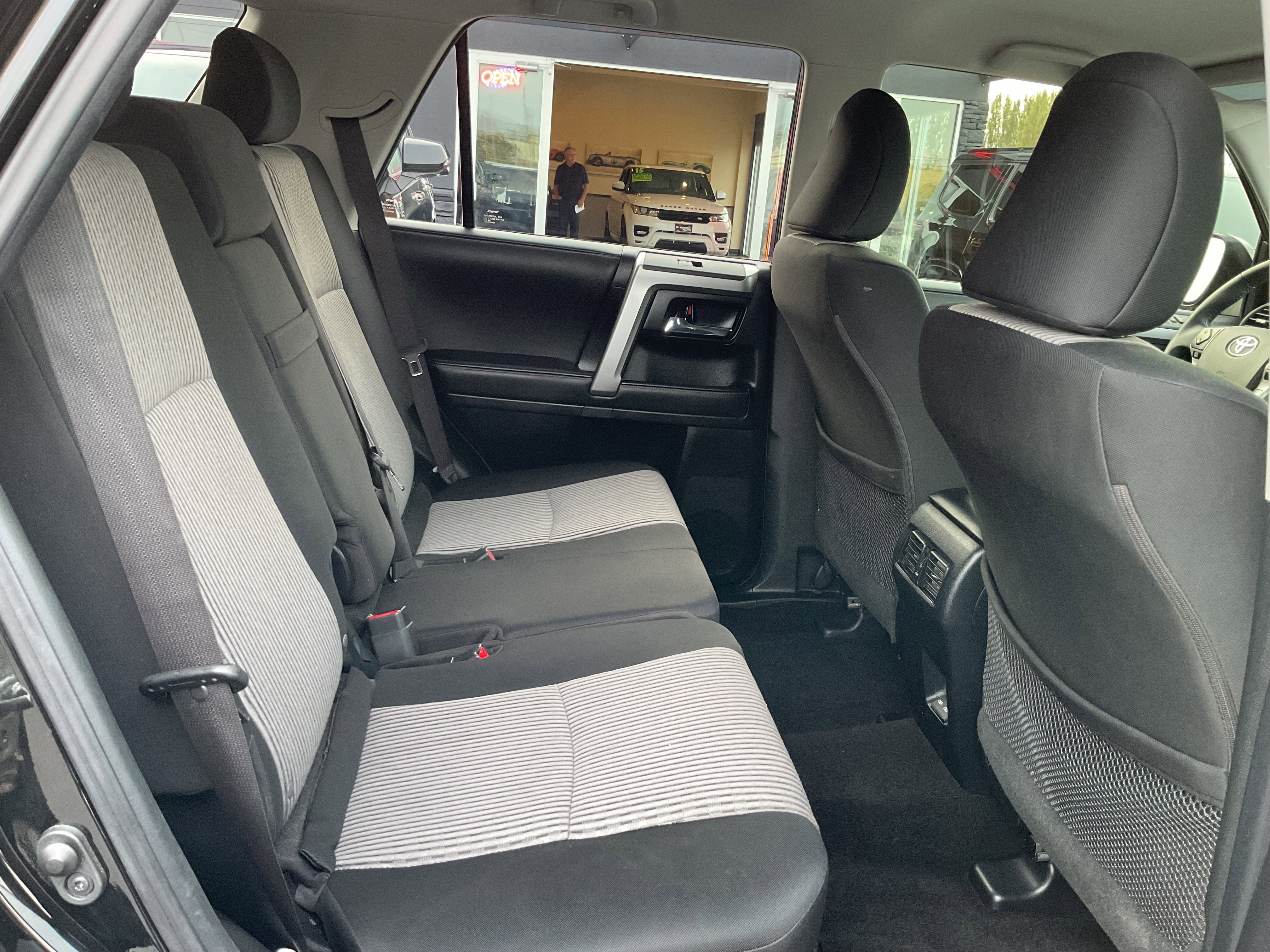 2024 Toyota 4Runner SR5 4x4 3rd row seating