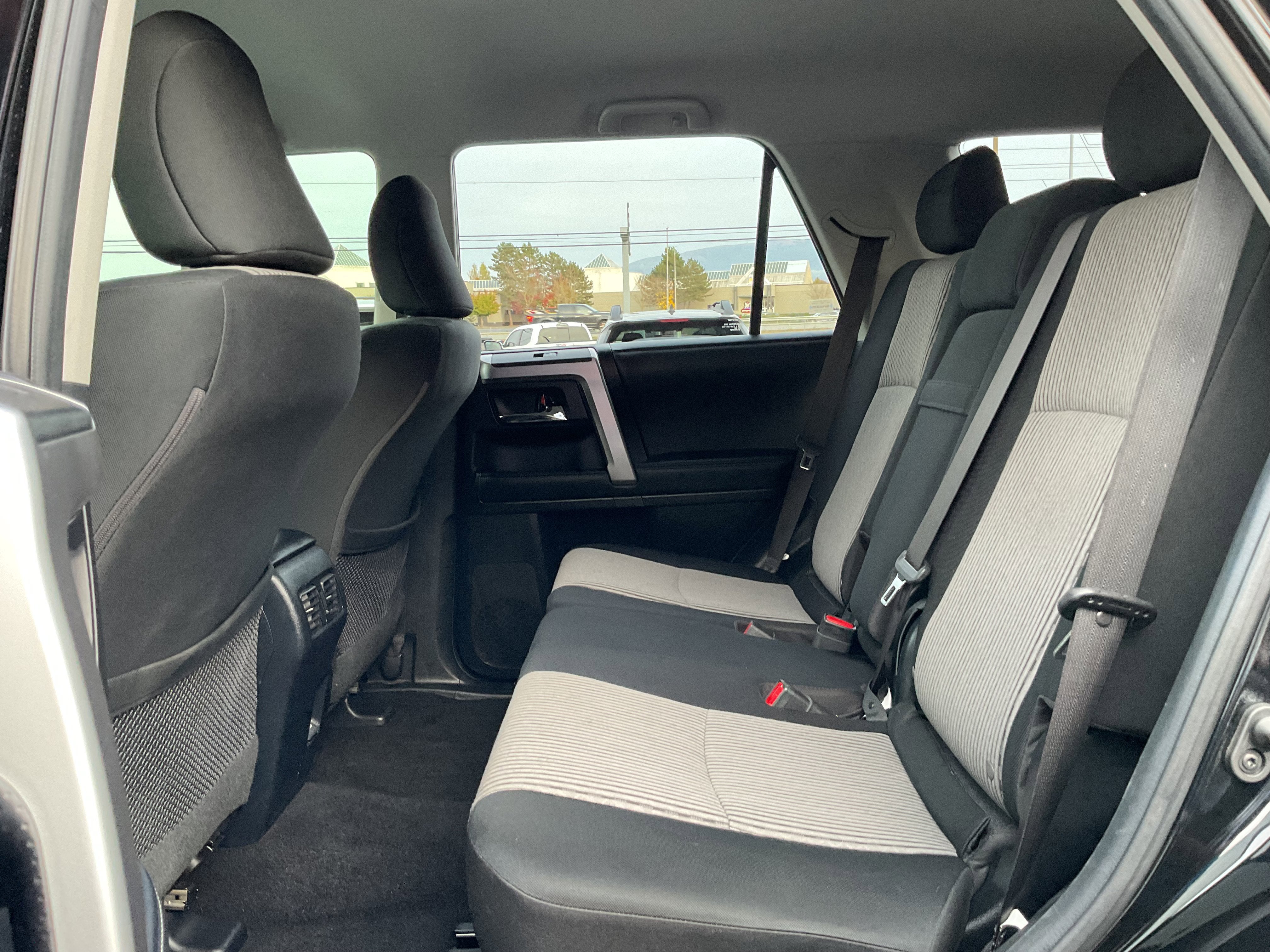 2024 Toyota 4Runner SR5 4x4 3rd row seating