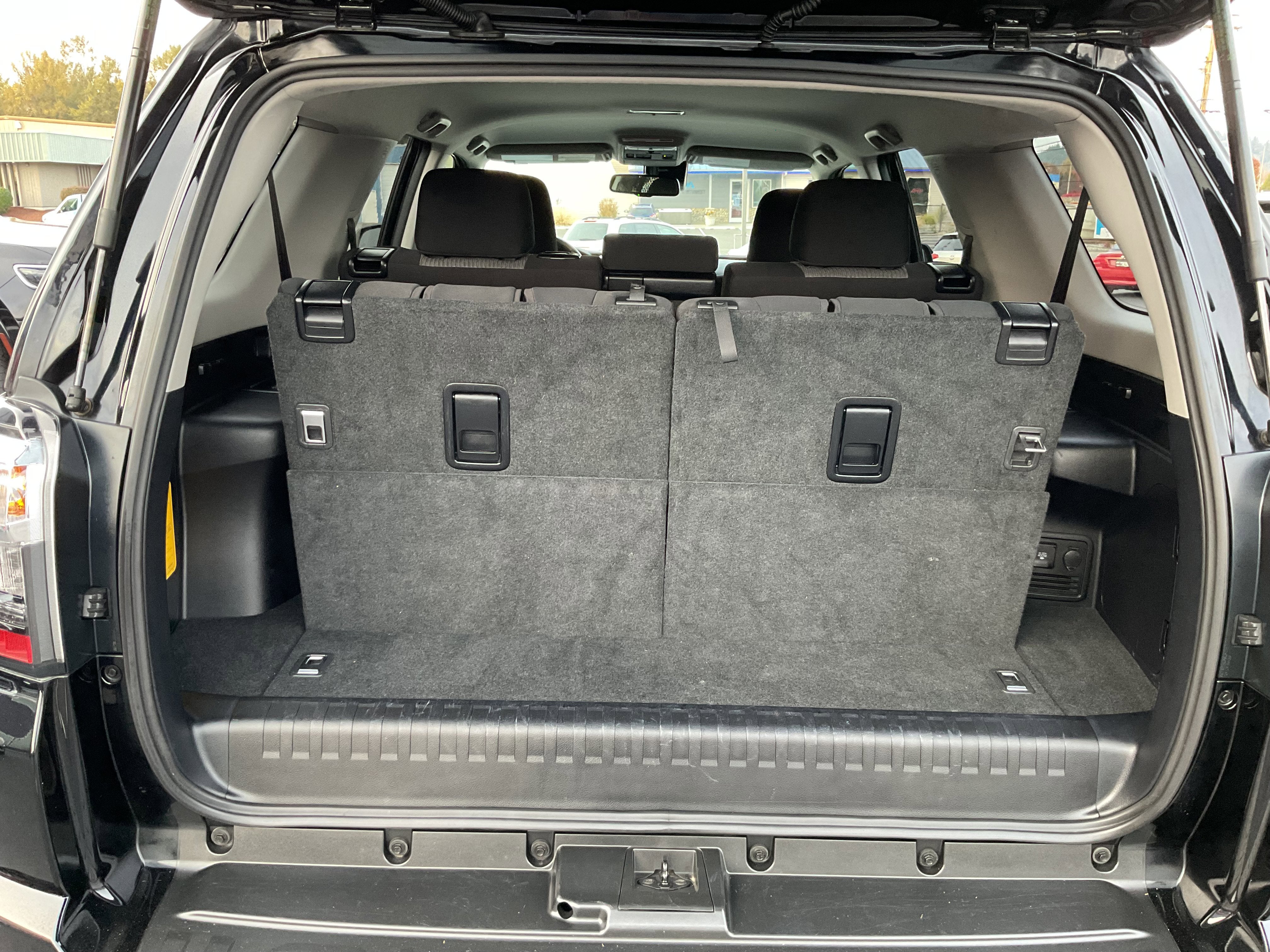 2024 Toyota 4Runner SR5 4x4 3rd row seating