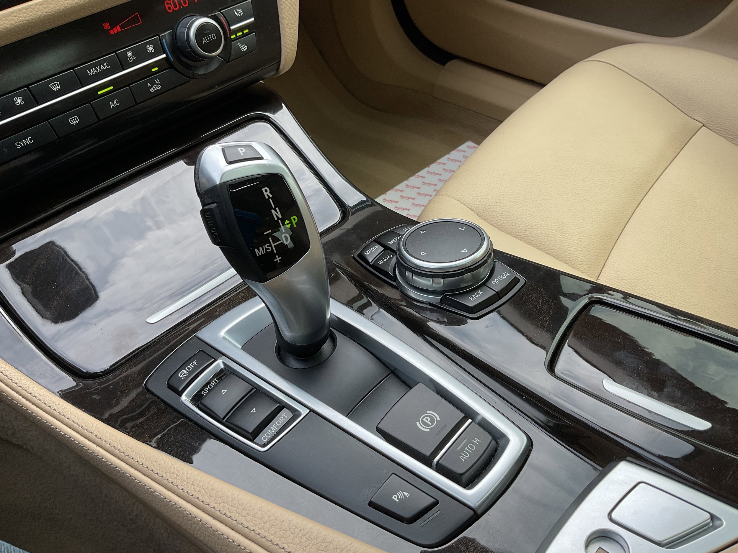 2015 BMW 5 Series 528i Luxury