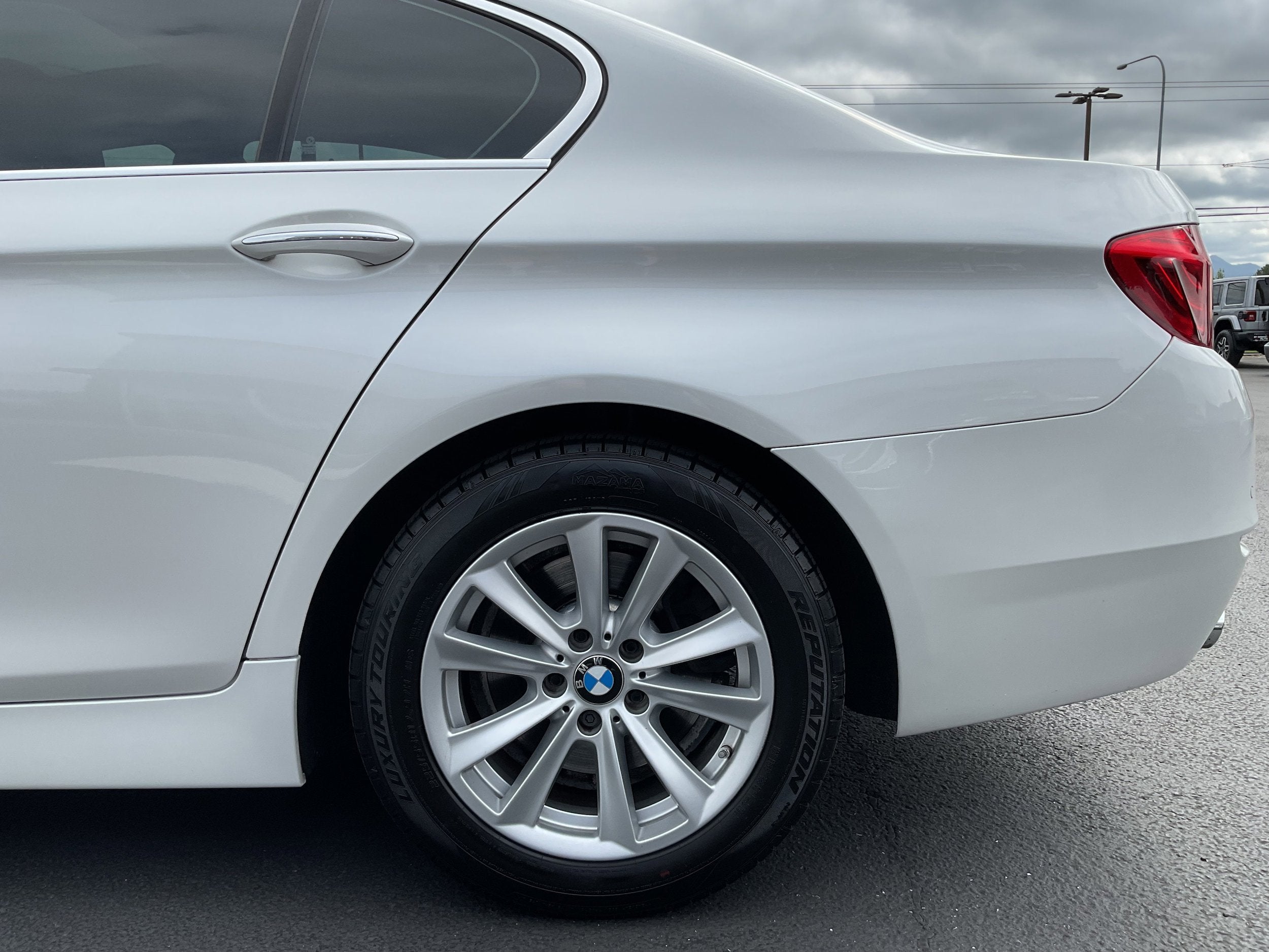 2015 BMW 5 Series 528i Luxury