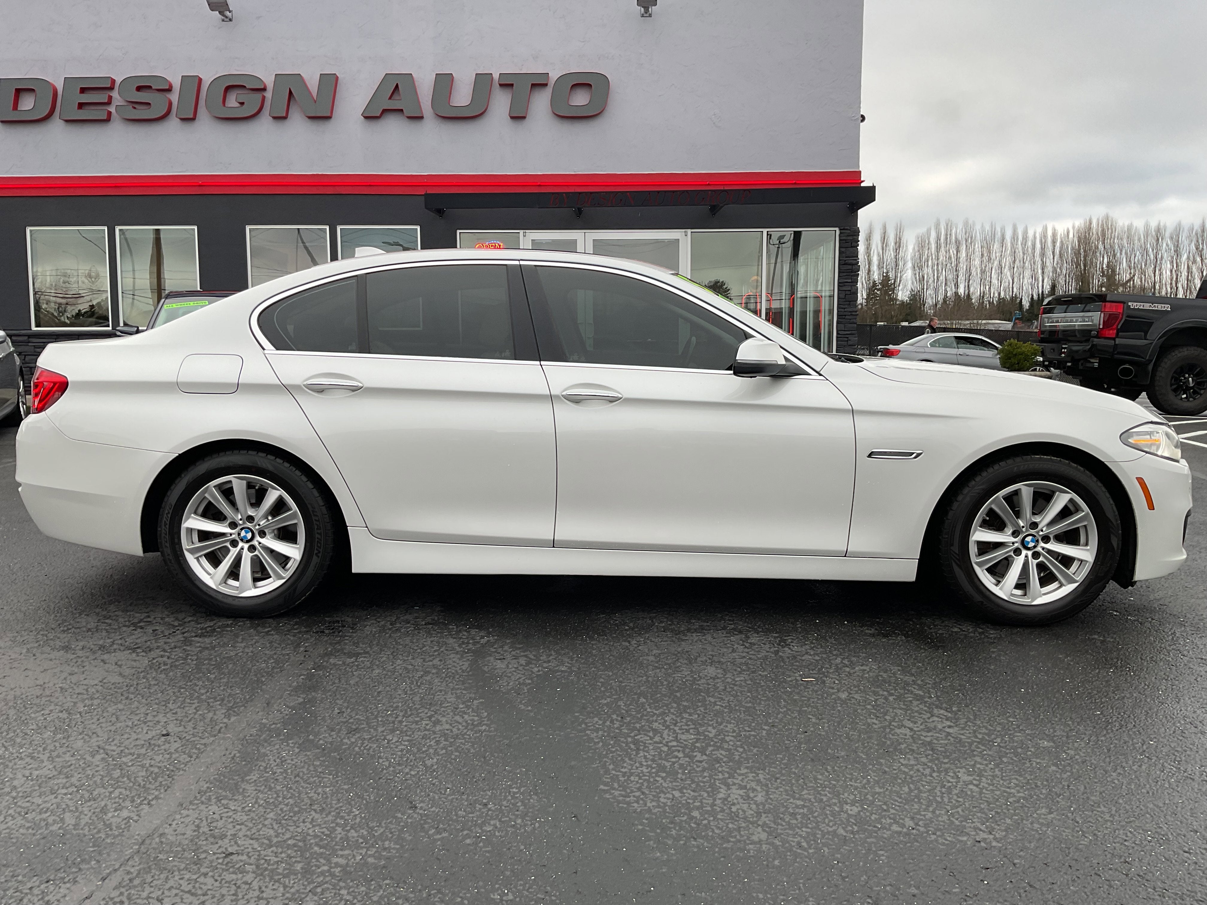 2015 BMW 5 Series 528i Luxury