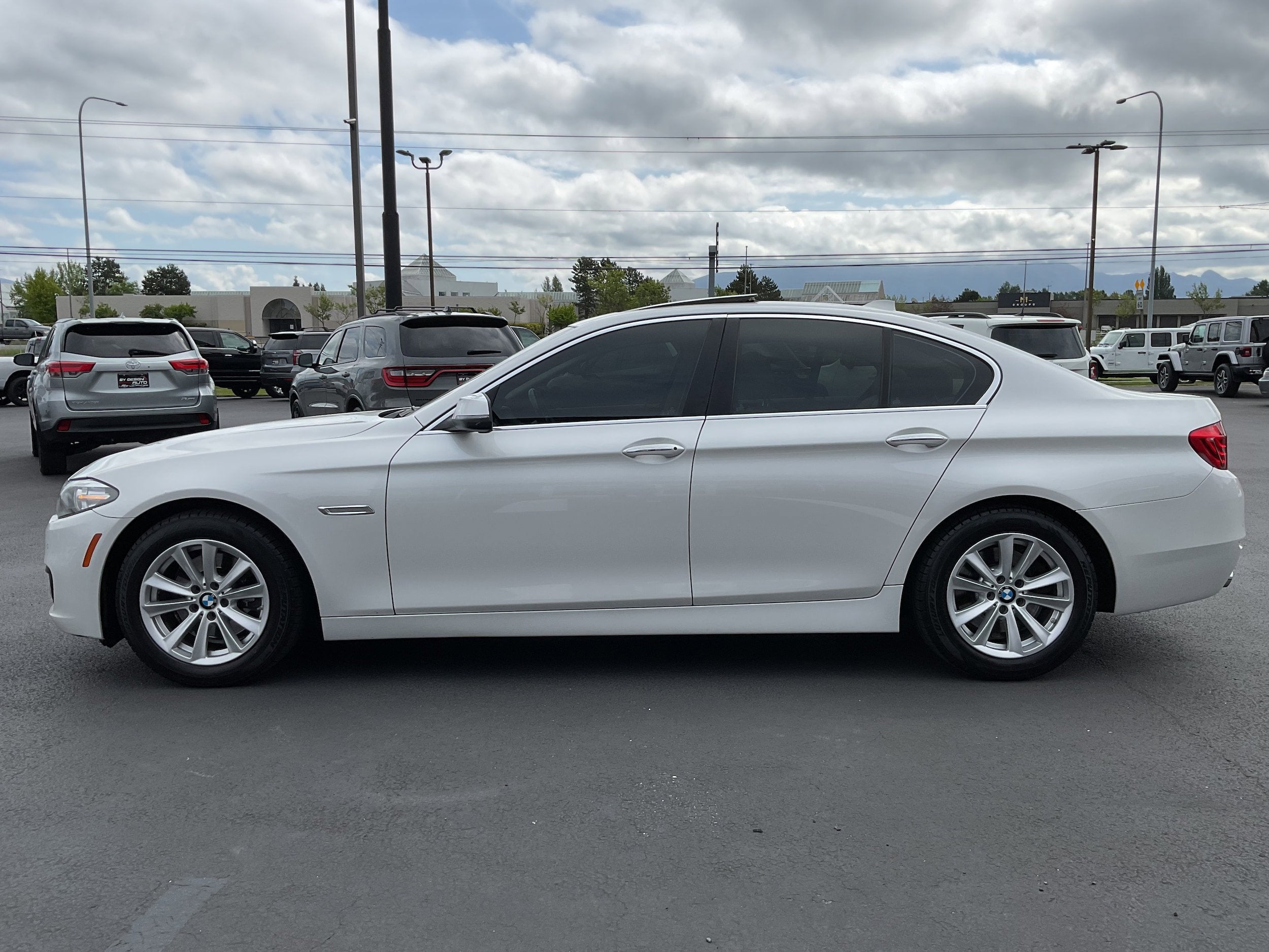 2015 BMW 5 Series 528i Luxury